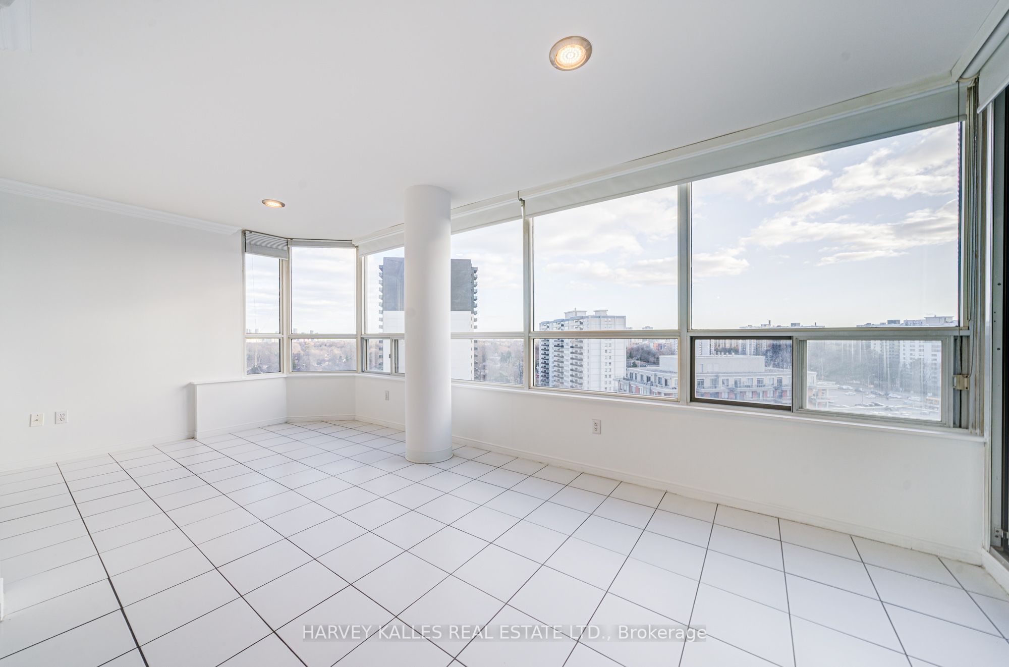 #1204 - 11 Townsgate Drive Property Photo 11
