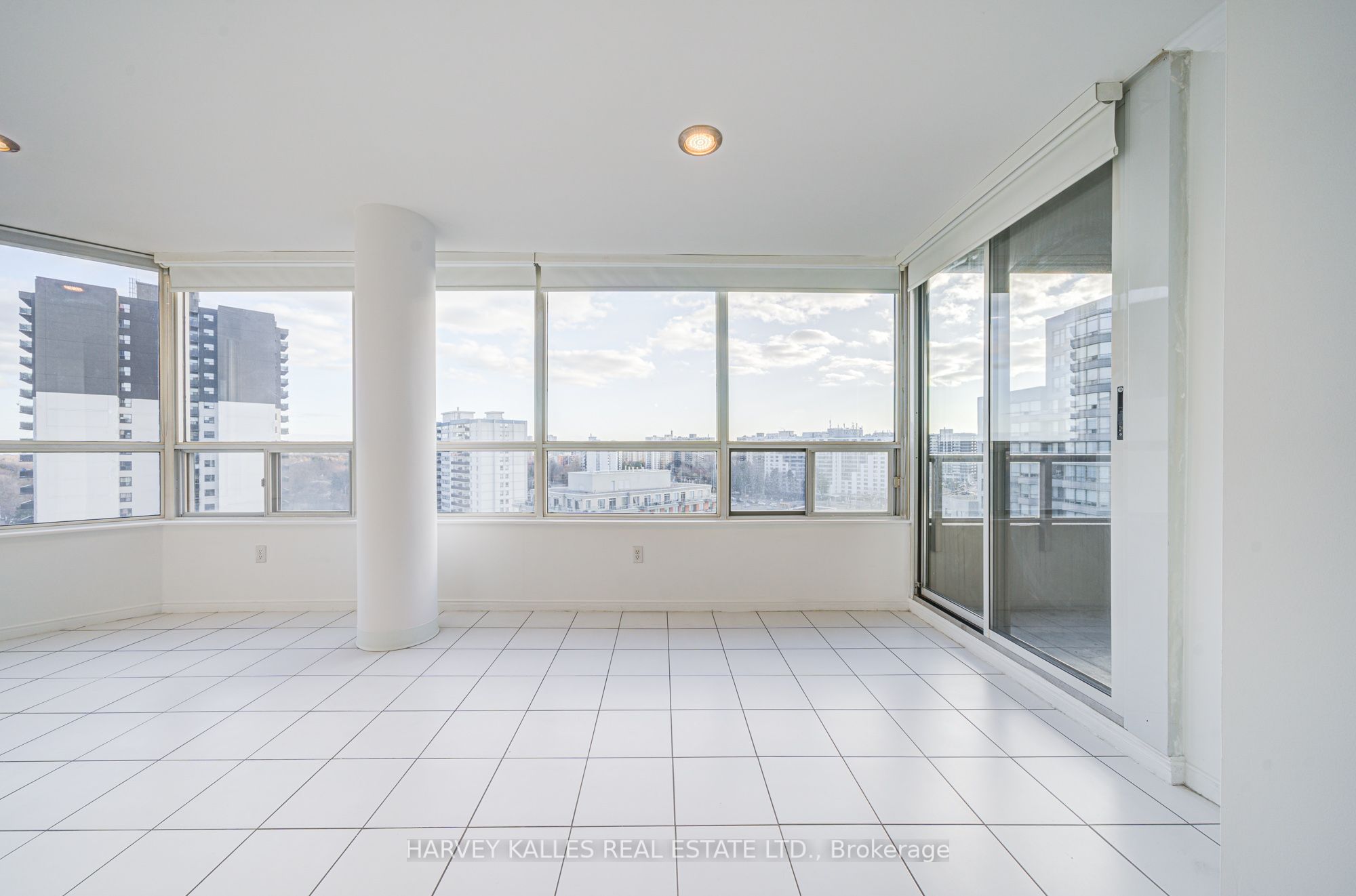 #1204 - 11 Townsgate Drive Property Photo 12