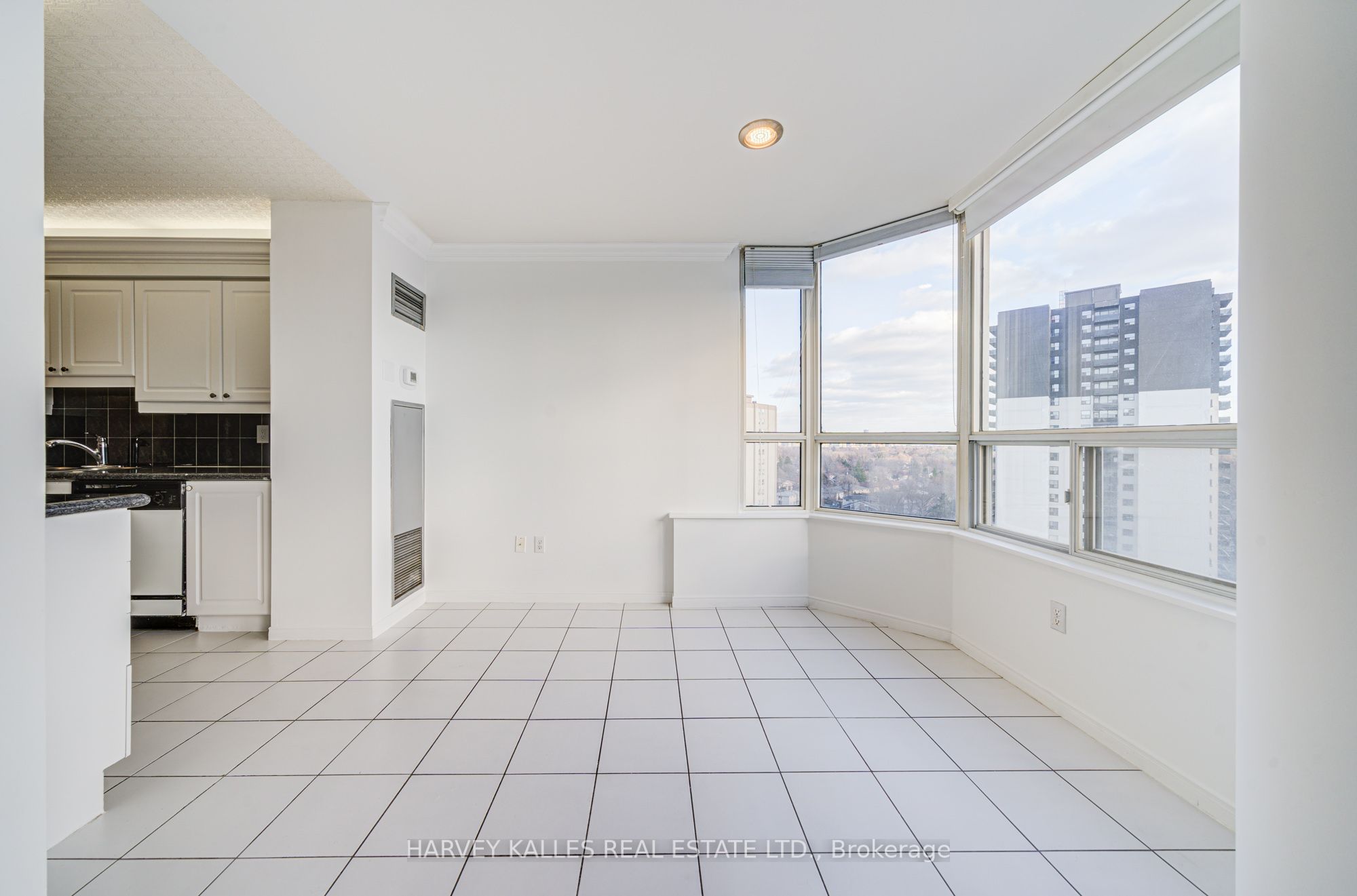 #1204 - 11 Townsgate Drive Property Photo 13