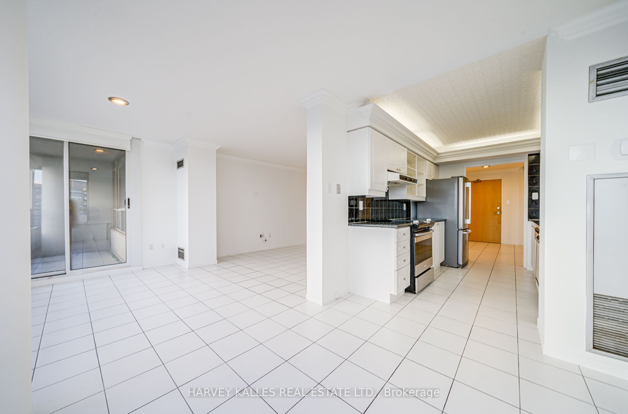 #1204 - 11 Townsgate Drive Property Photo 14