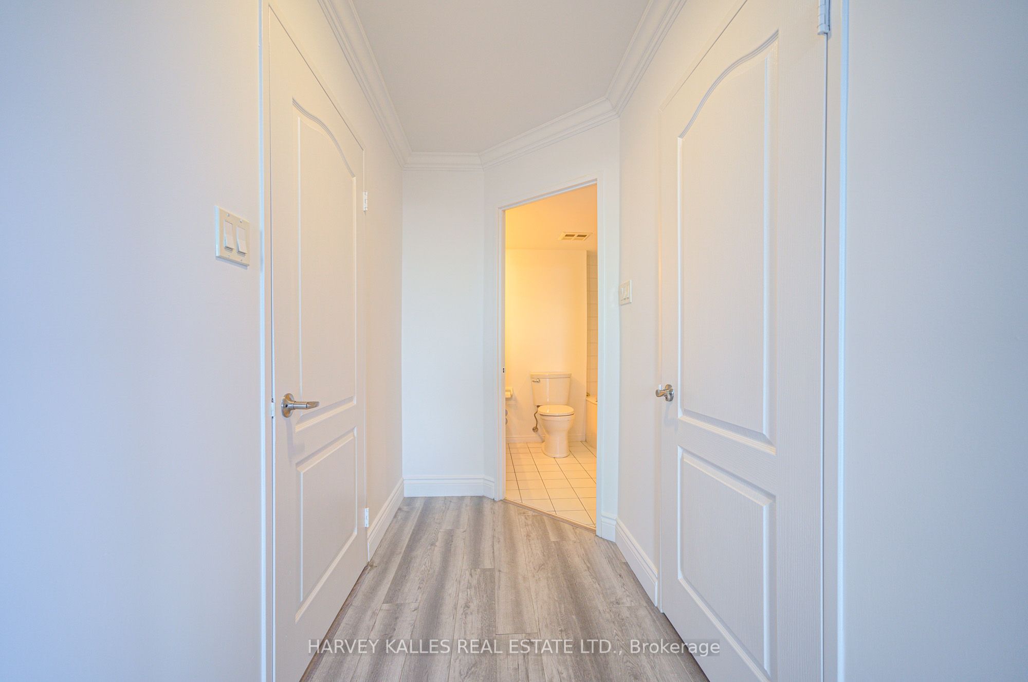 #1204 - 11 Townsgate Drive Property Photo 22