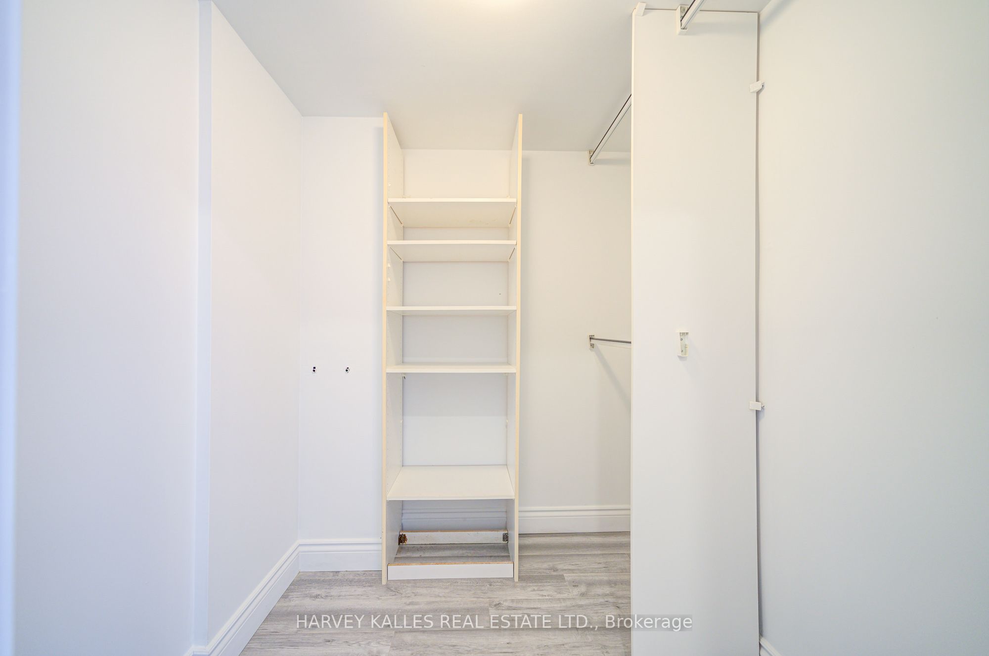 #1204 - 11 Townsgate Drive Property Photo 25
