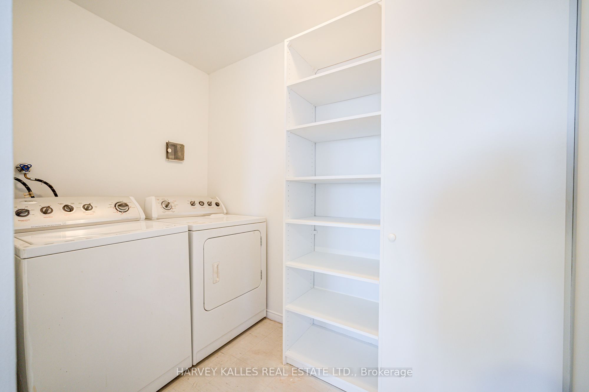 #1204 - 11 Townsgate Drive Property Photo 29