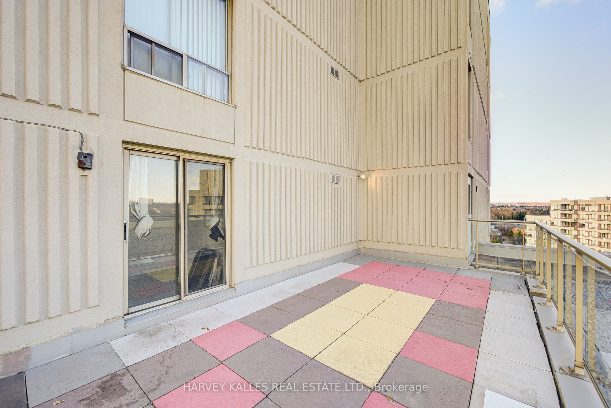 #1204 - 11 Townsgate Drive Property Photo 40