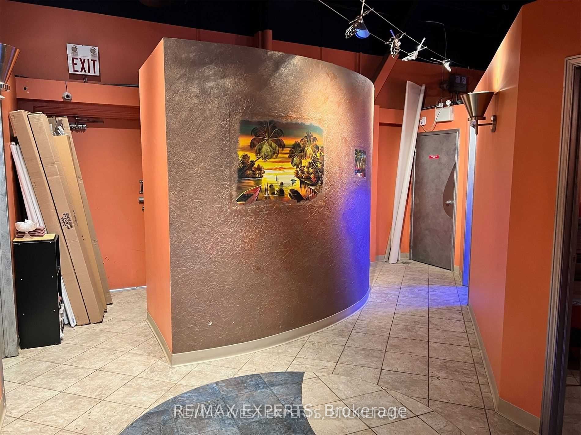 #11 - 16640 Yonge Street Property Photo 7
