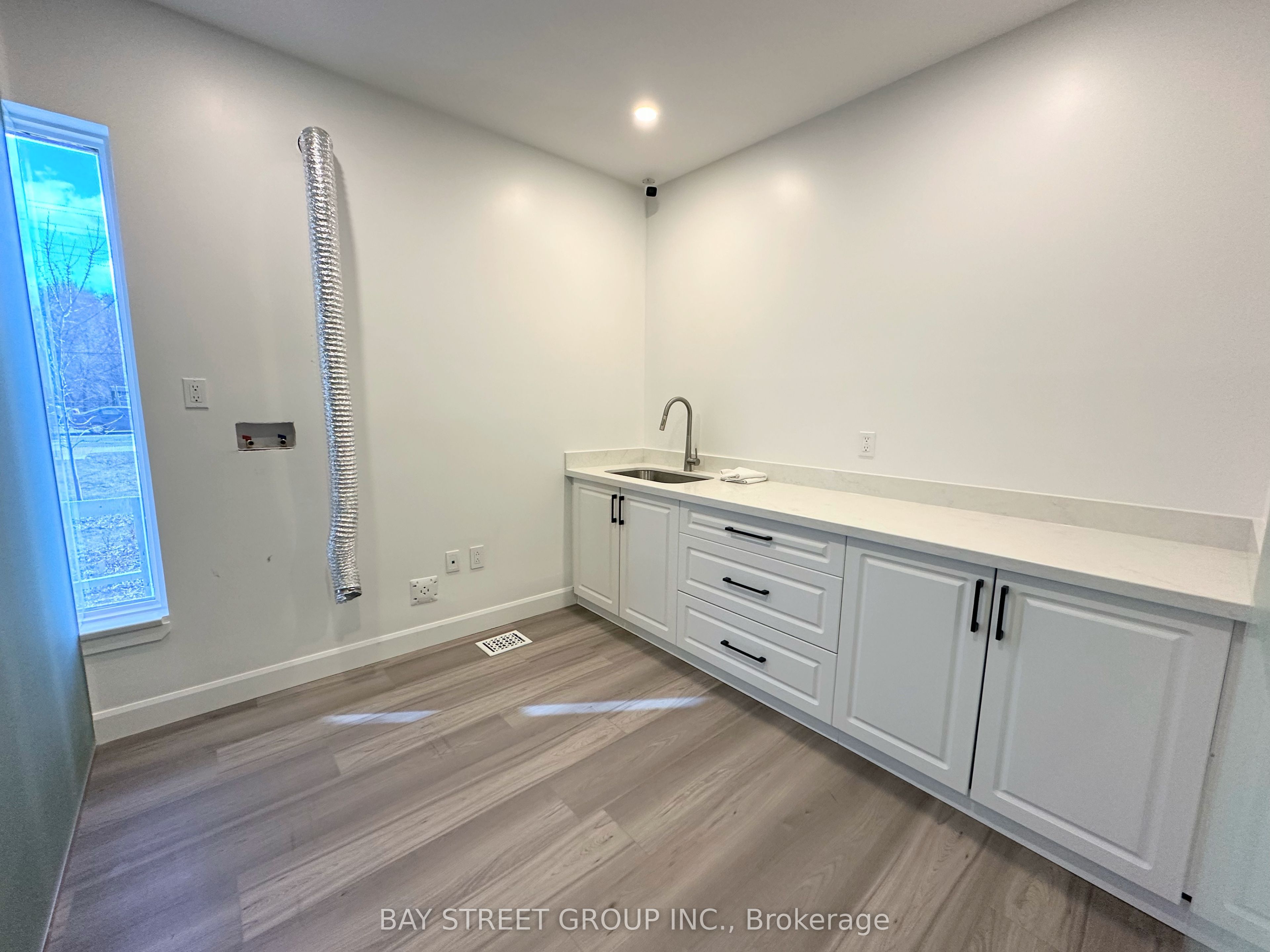 #unit 3 - 105 Main Street Property Photo 9