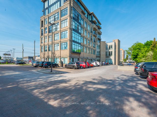 #301 - 10376 Yonge Street Property Photo 1