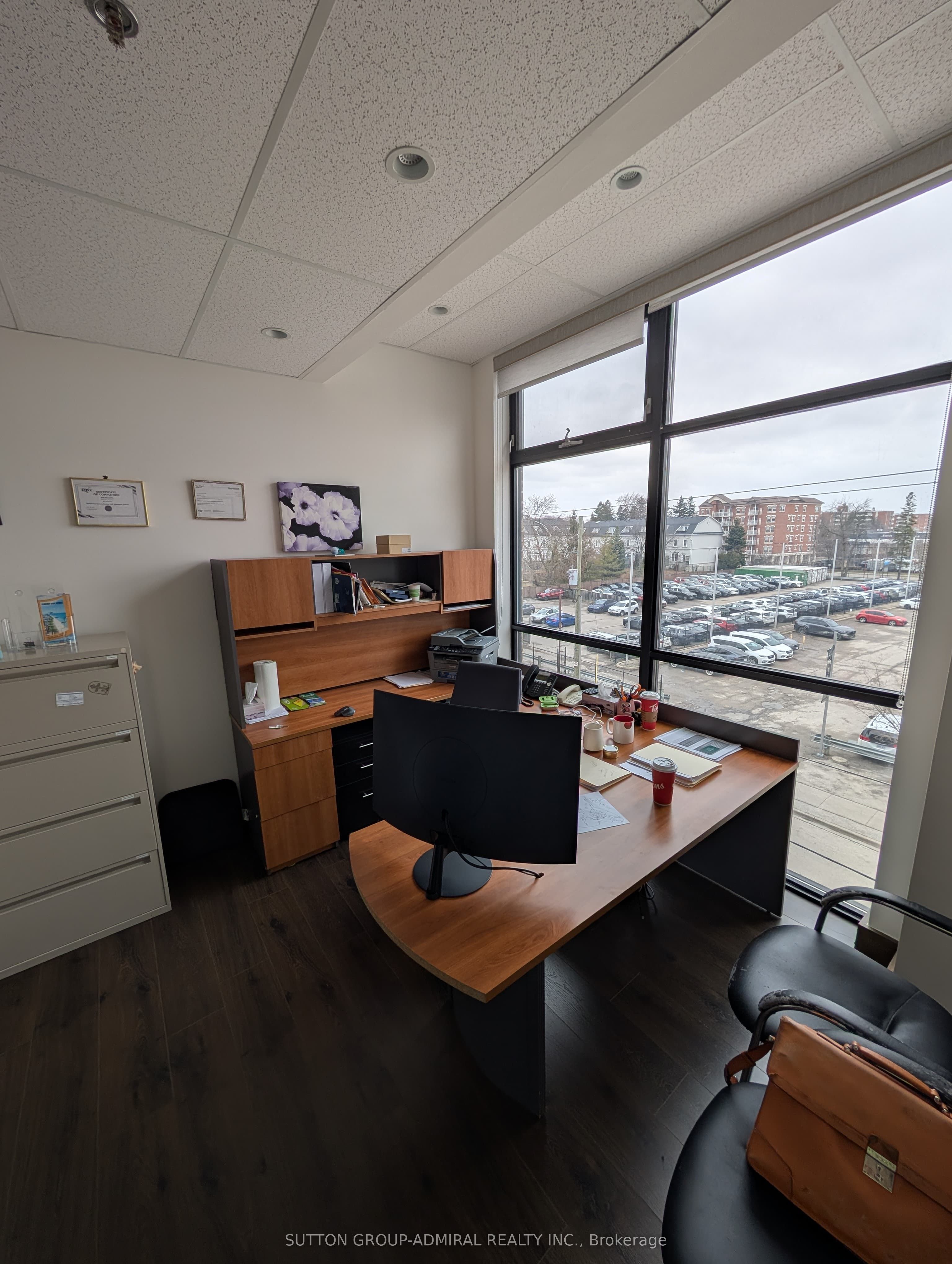 #301 - 10376 Yonge Street Property Photo 3