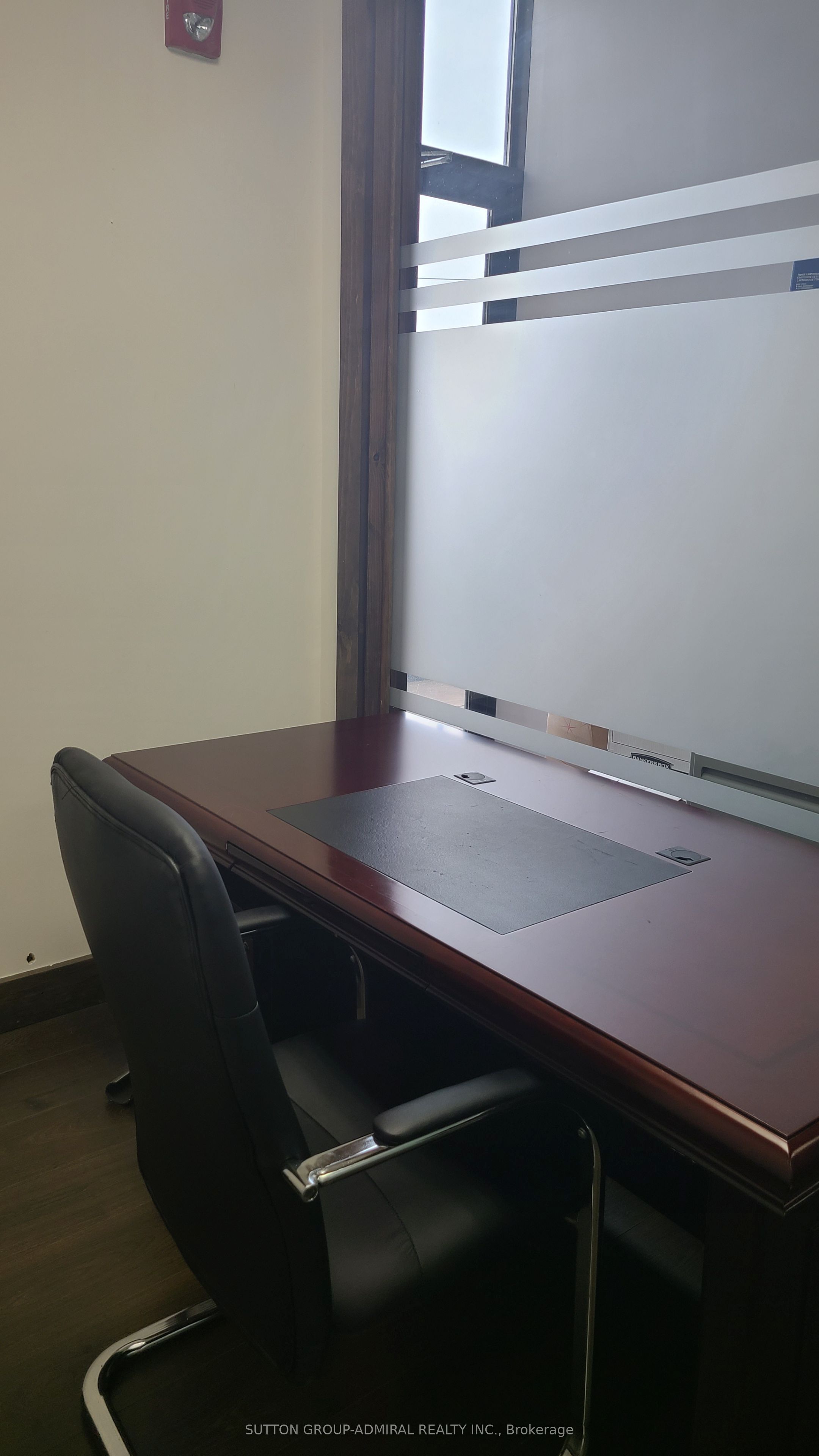 #301 - 10376 Yonge Street Property Photo 13