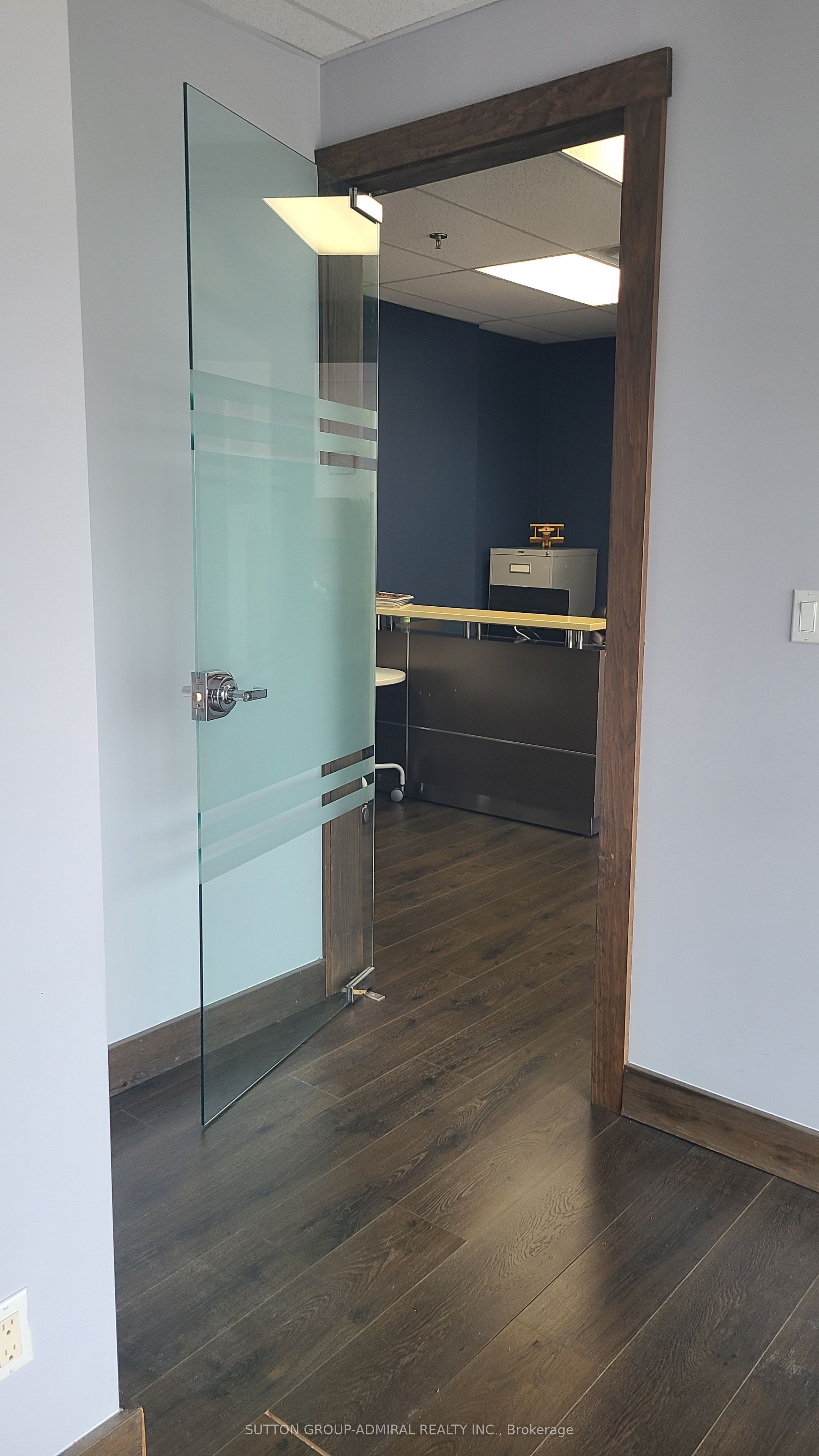 #301 - 10376 Yonge Street Property Photo 17