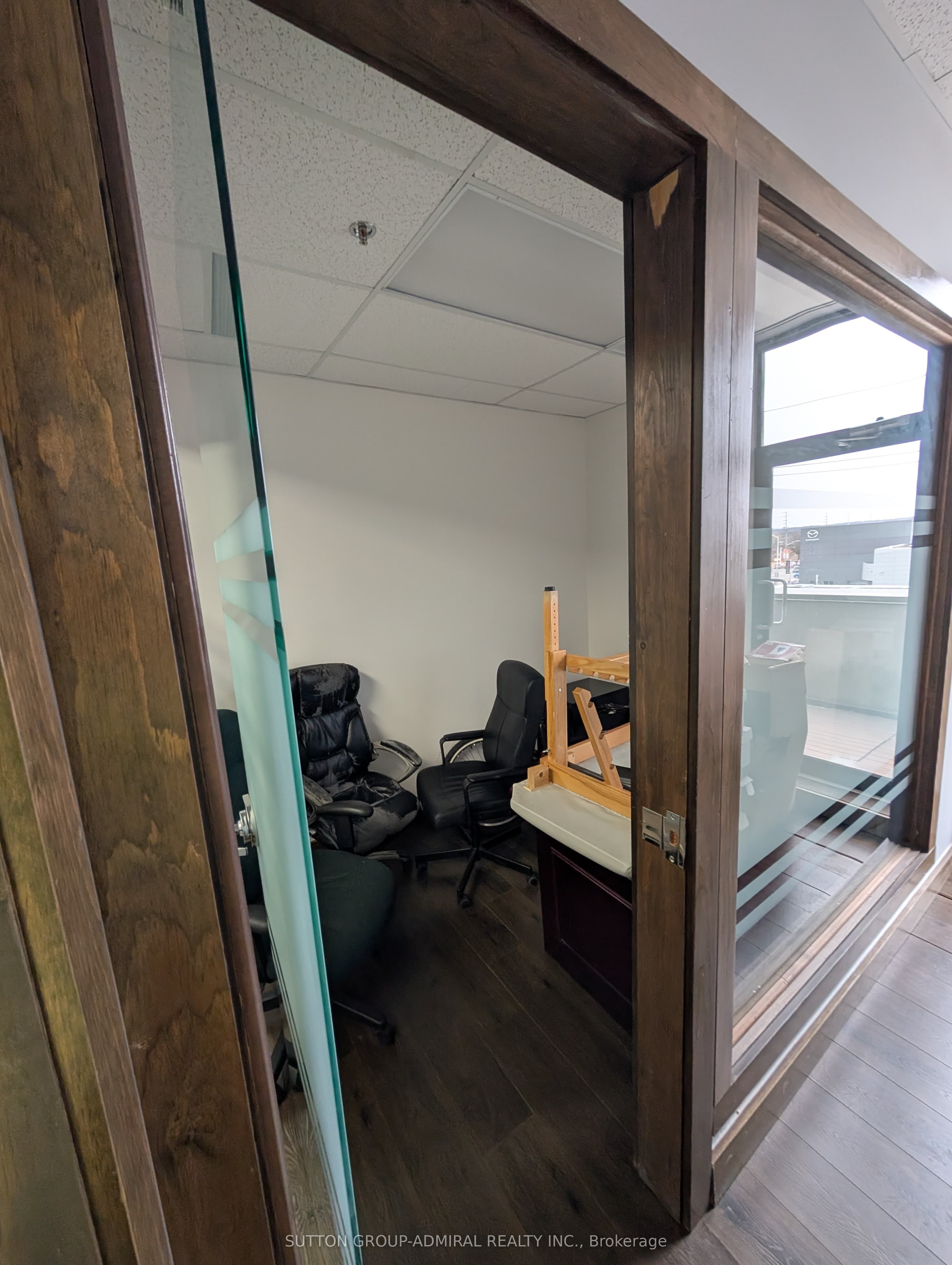 #301 - 10376 Yonge Street Property Photo 22