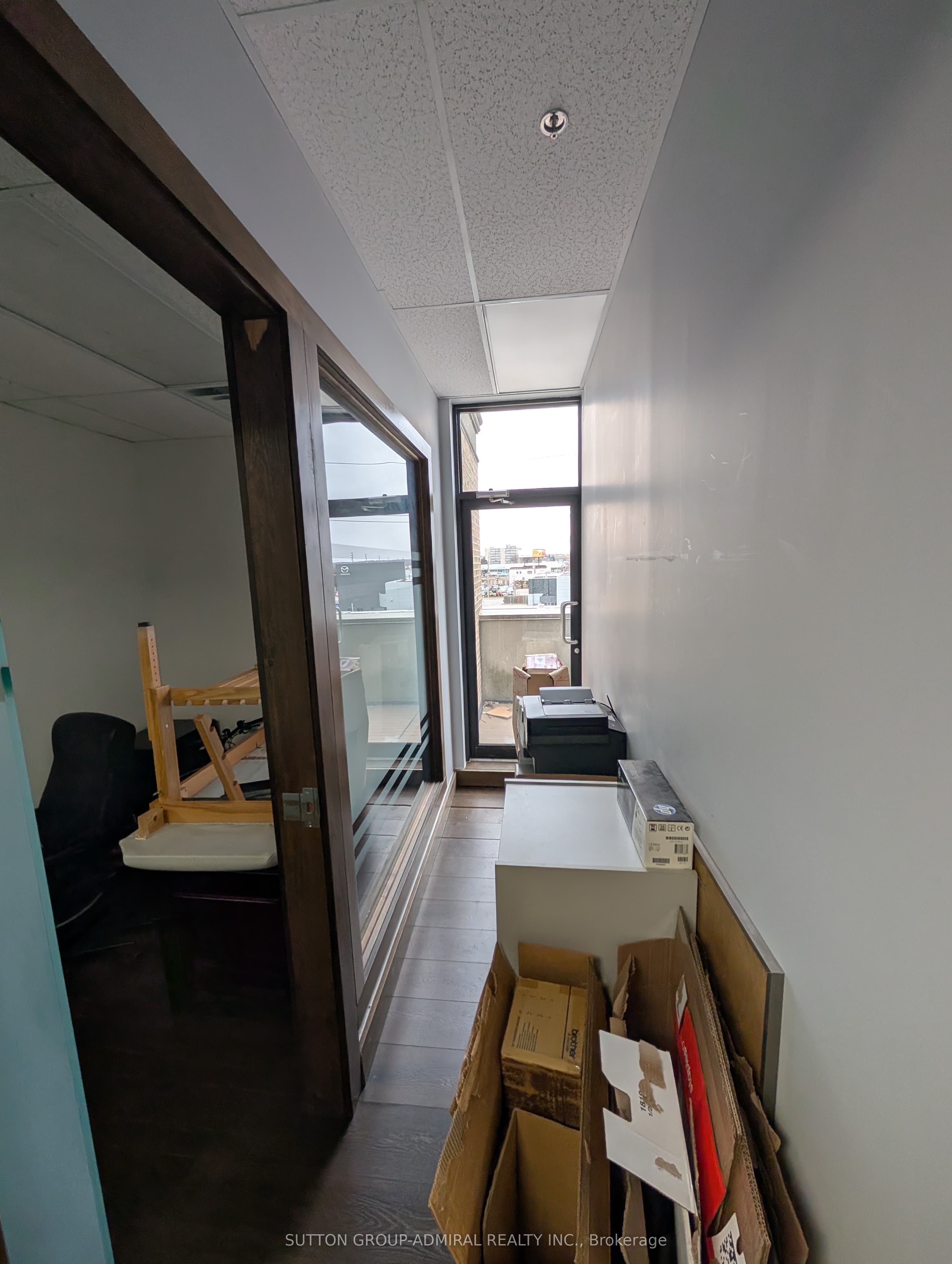 #301 - 10376 Yonge Street Property Photo 23