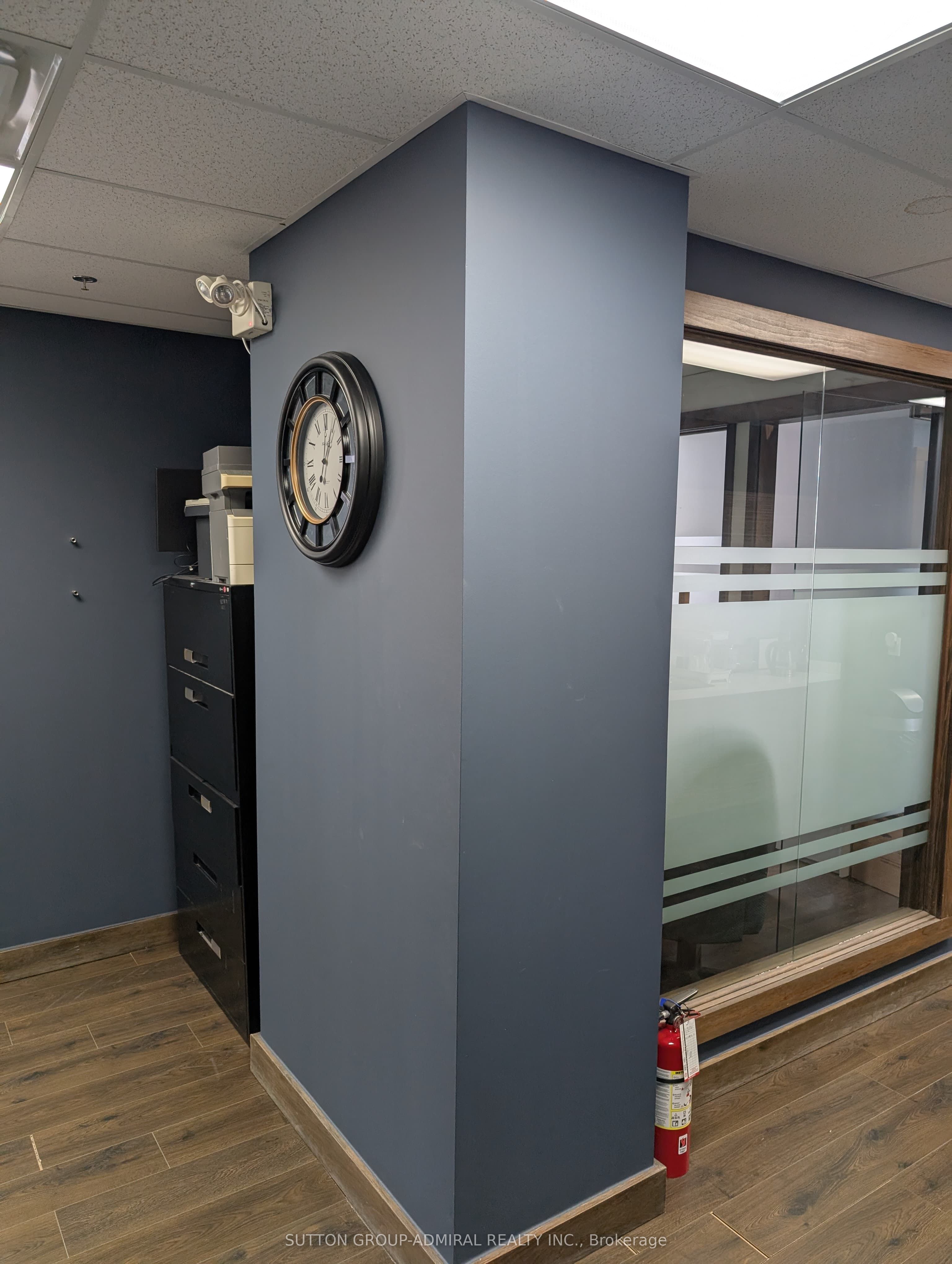 #301 - 10376 Yonge Street Property Photo 25