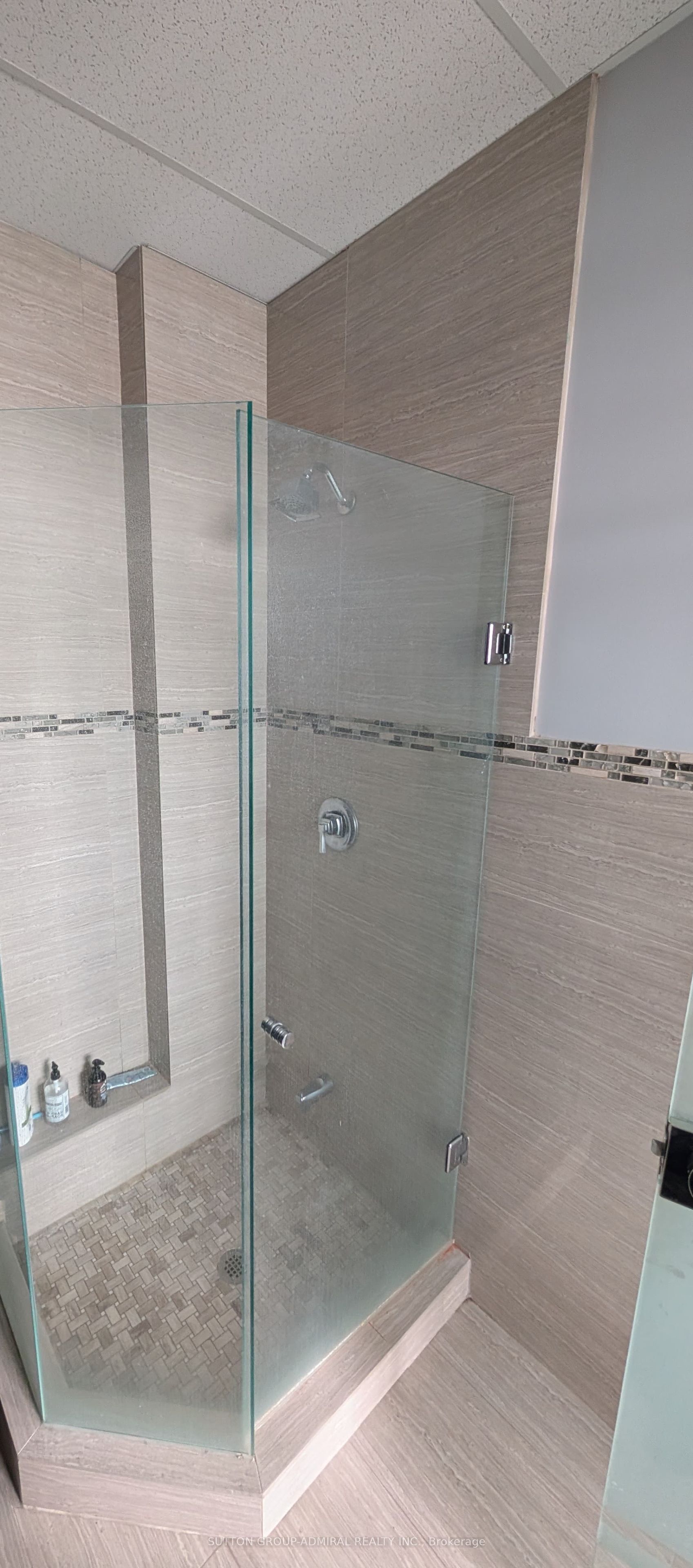 #301 - 10376 Yonge Street Property Photo 26