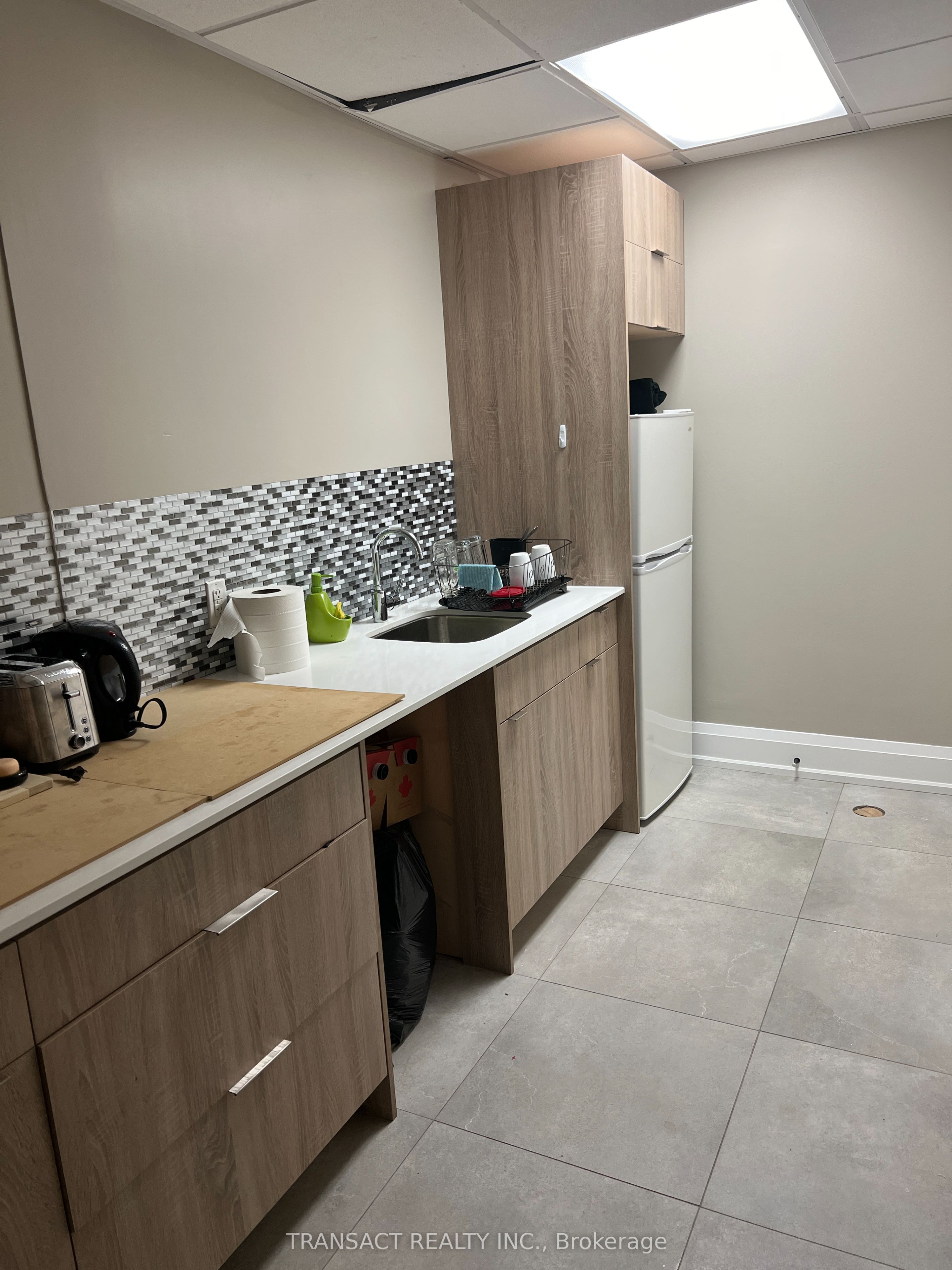 #b1 - 7577 Keele Street Property Photo 10