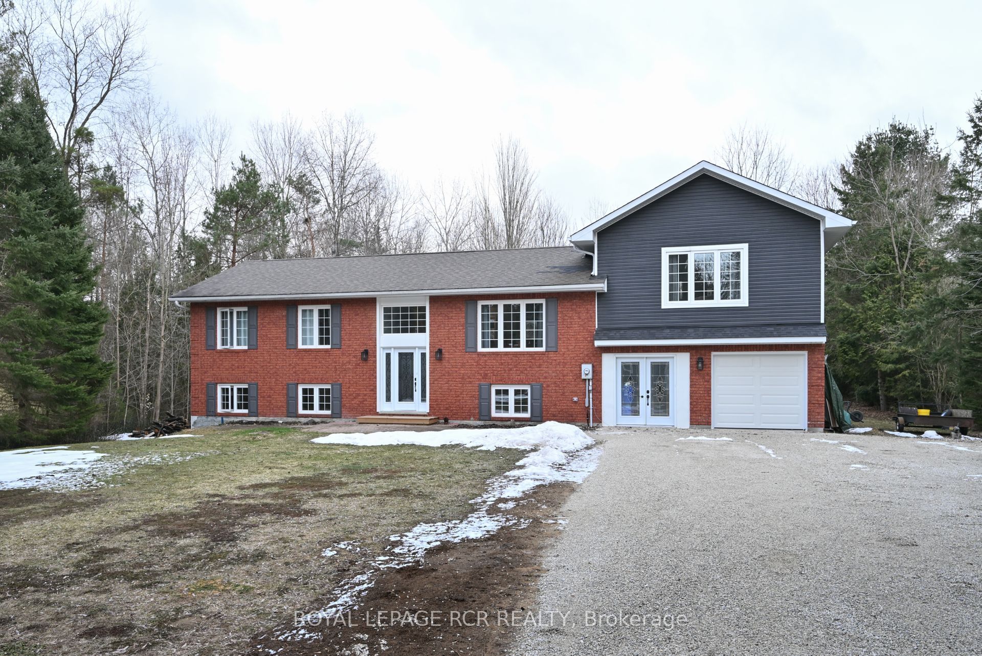 8254 8th Line Property Photo