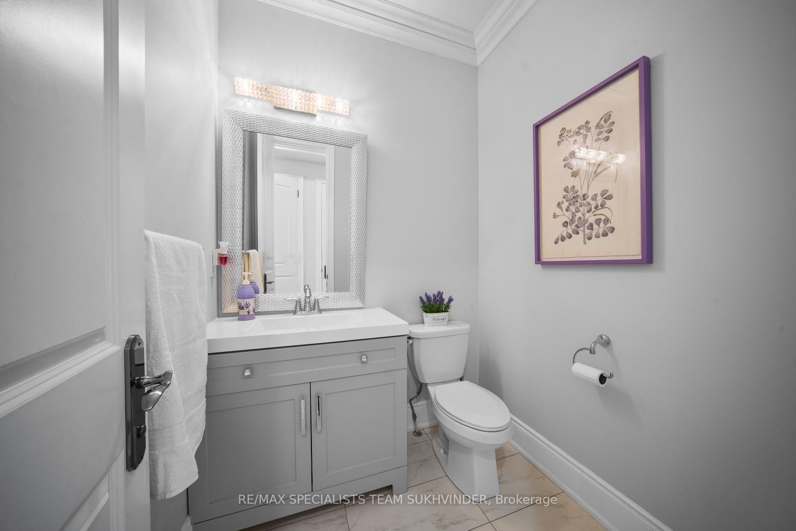 378 Woodgate Pines Drive Property Photo 15