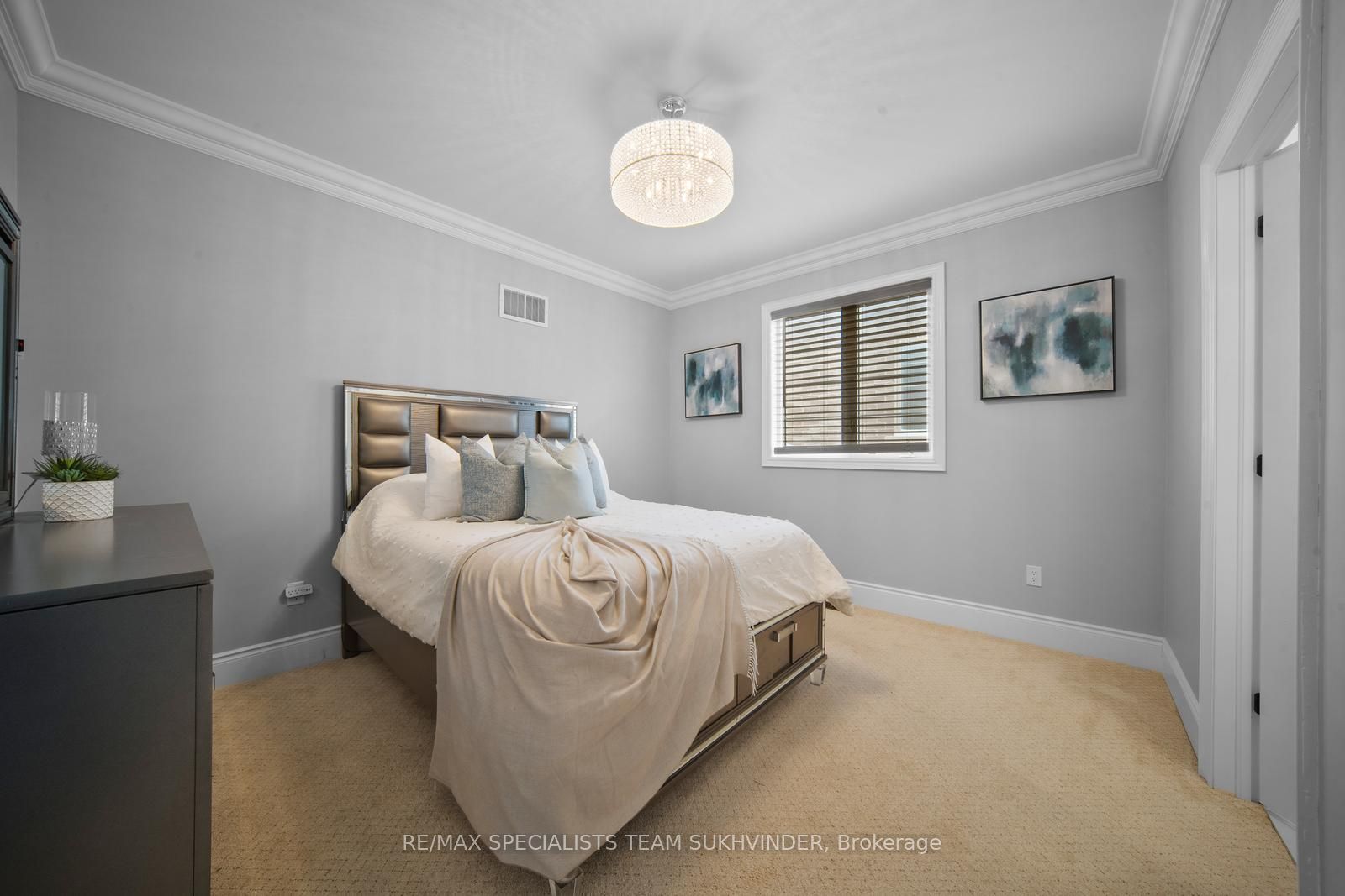 378 Woodgate Pines Drive Property Photo 27