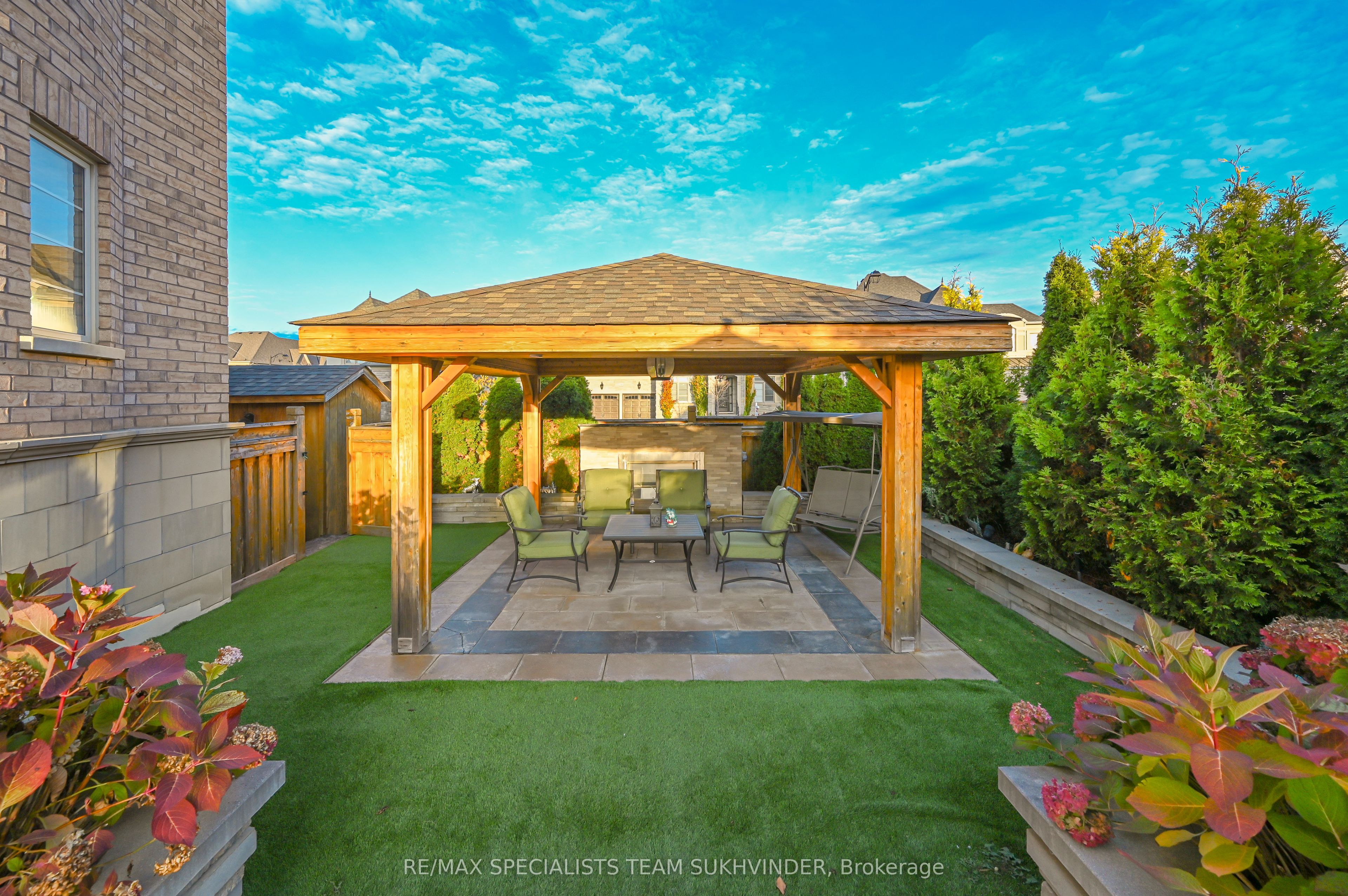 378 Woodgate Pines Drive Property Photo 44