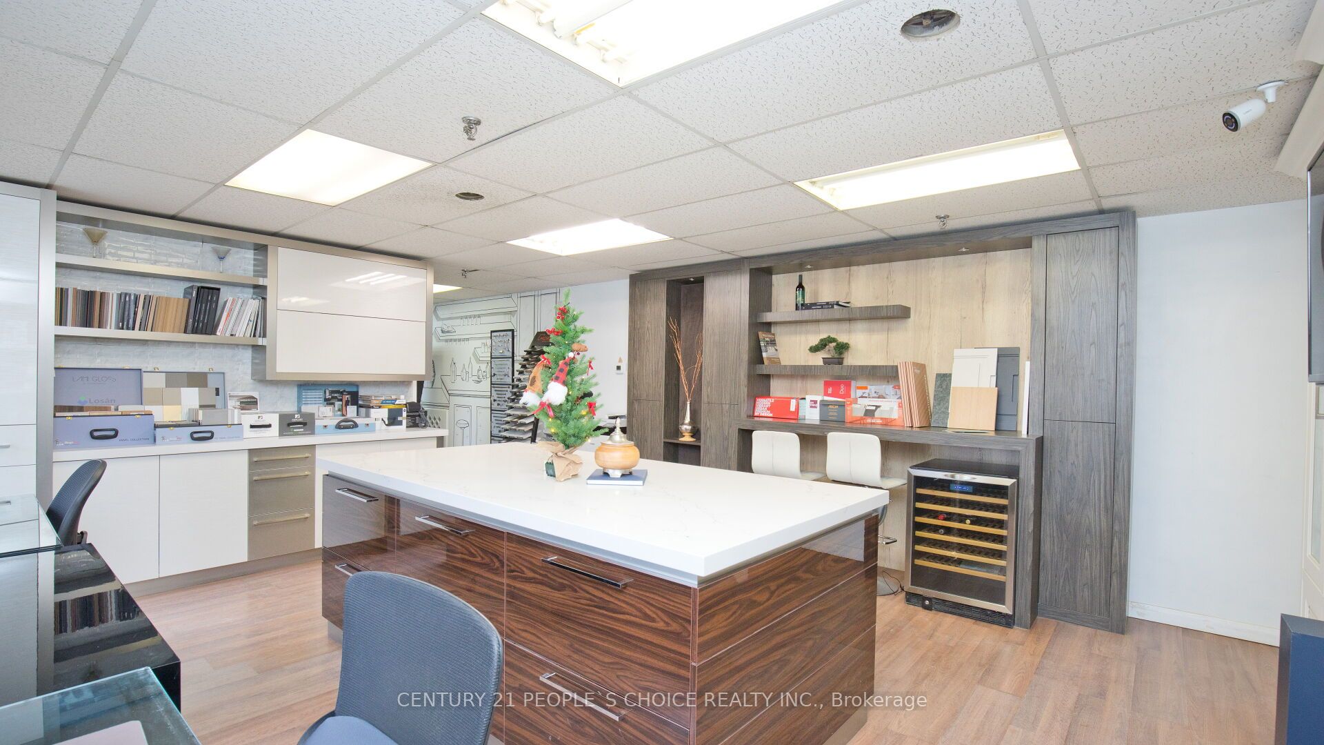 #unit 2 - 360 Rayette Road Property Photo 4