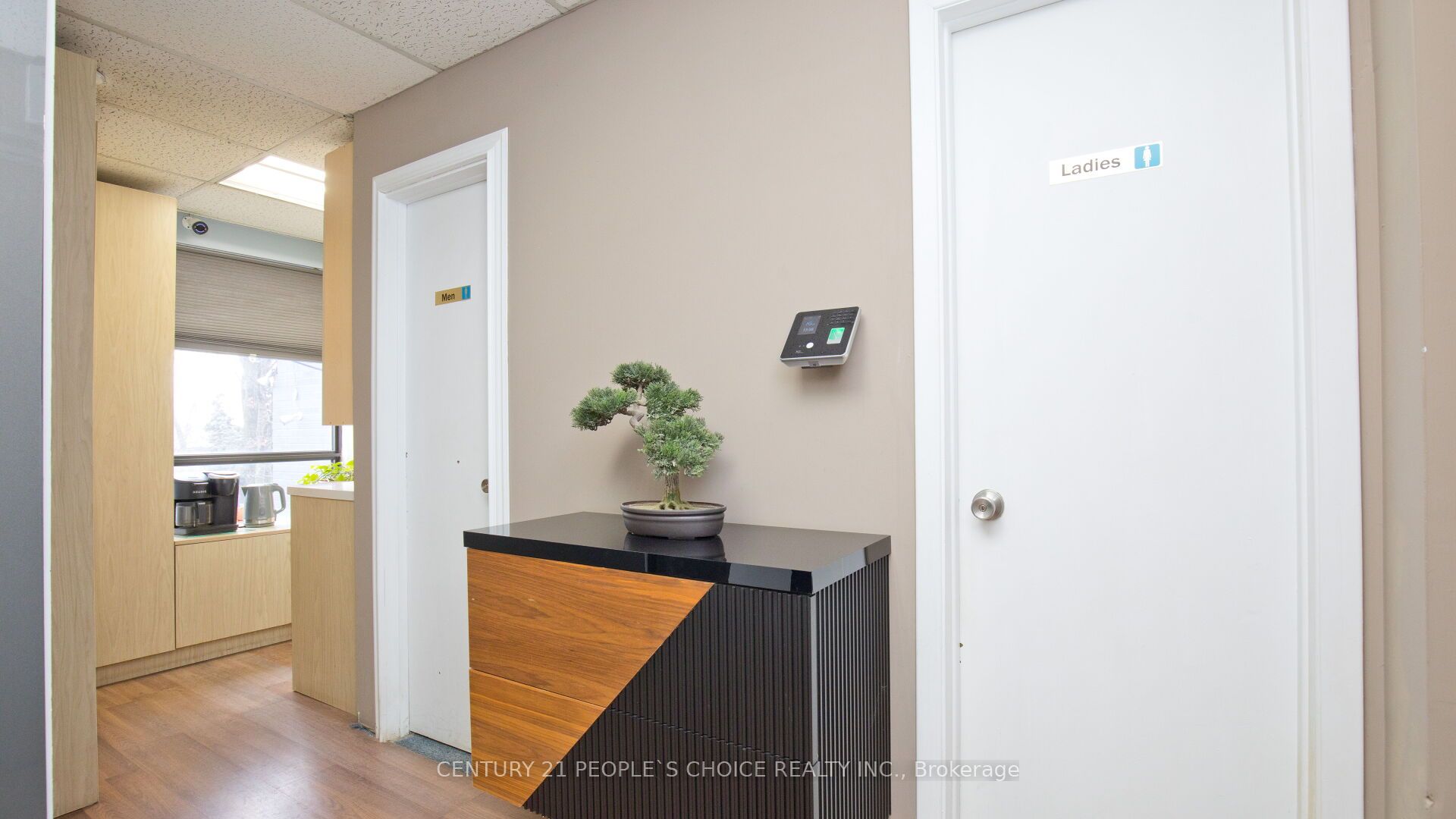 #unit 2 - 360 Rayette Road Property Photo 9