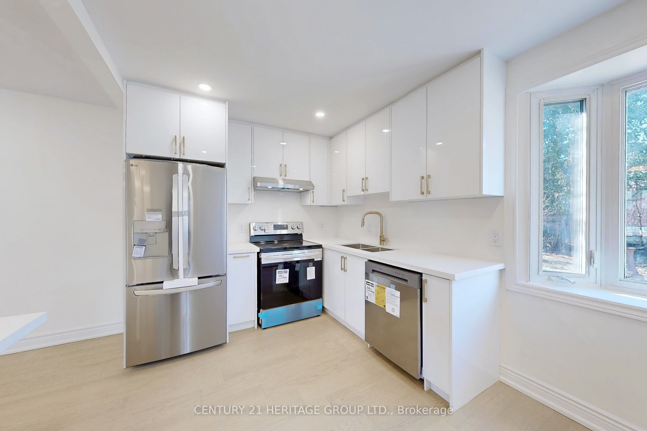 238 William Roe Boulevard Property Photo 7