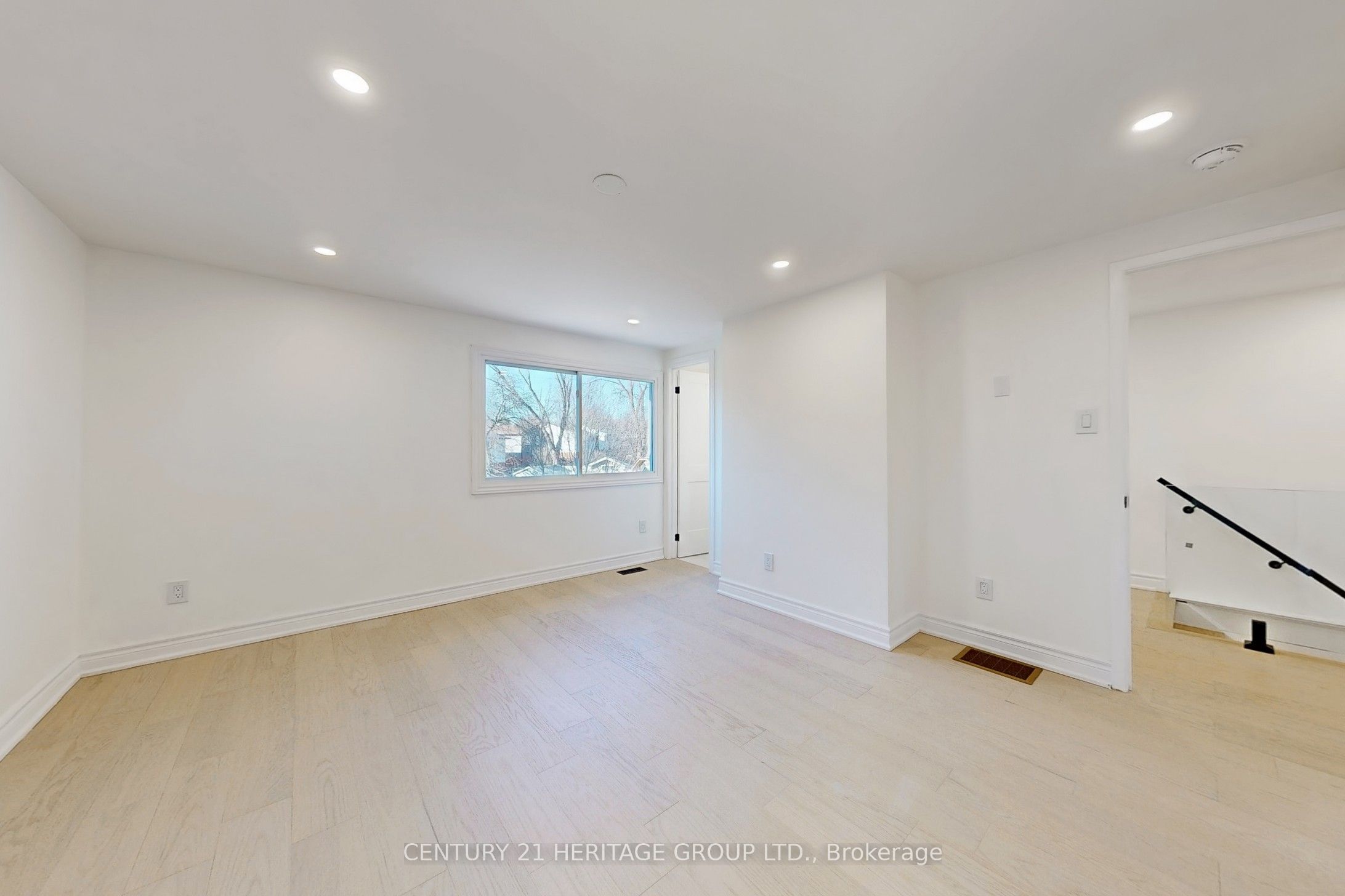 238 William Roe Boulevard Property Photo 14