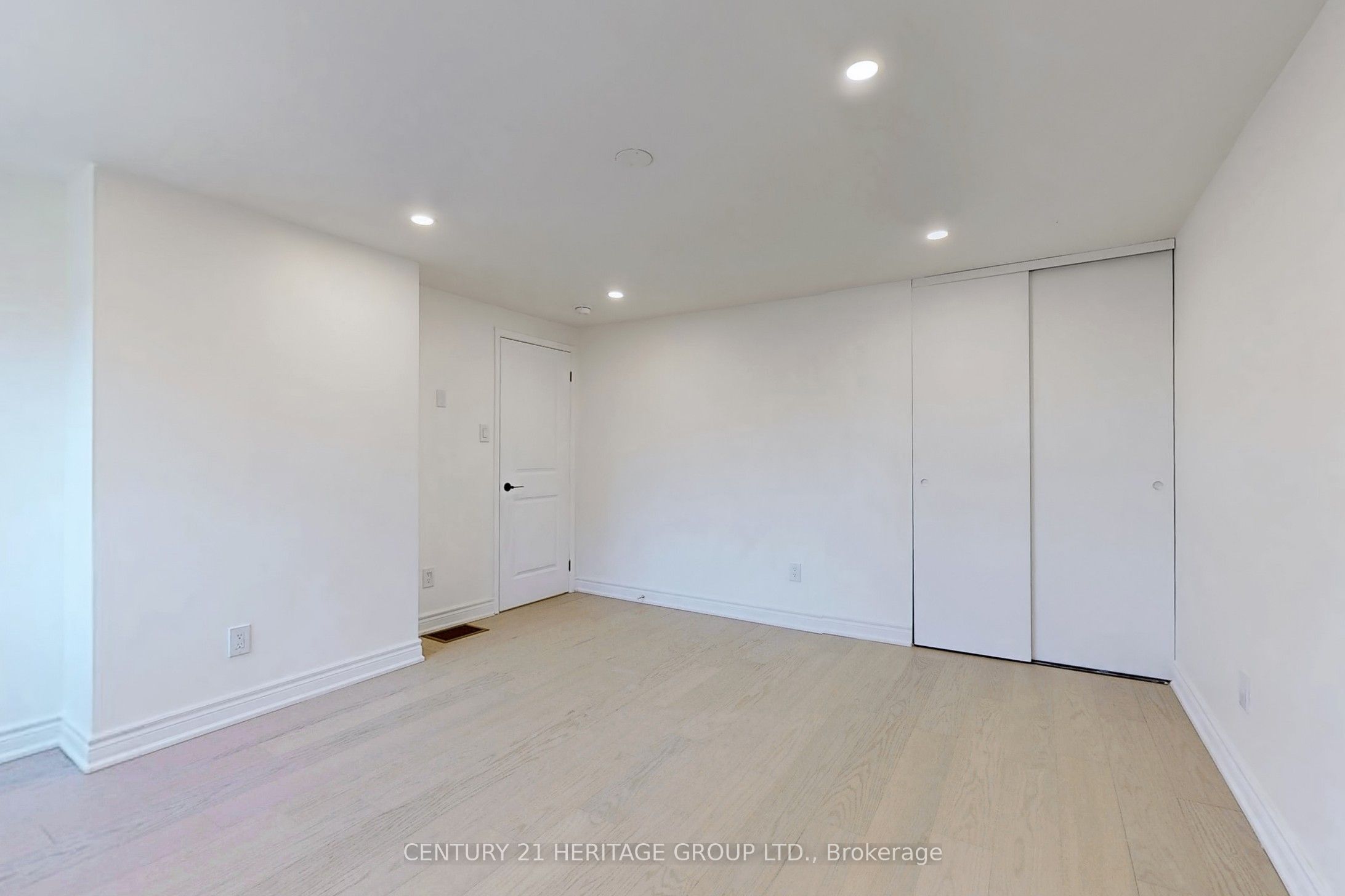 238 William Roe Boulevard Property Photo 16
