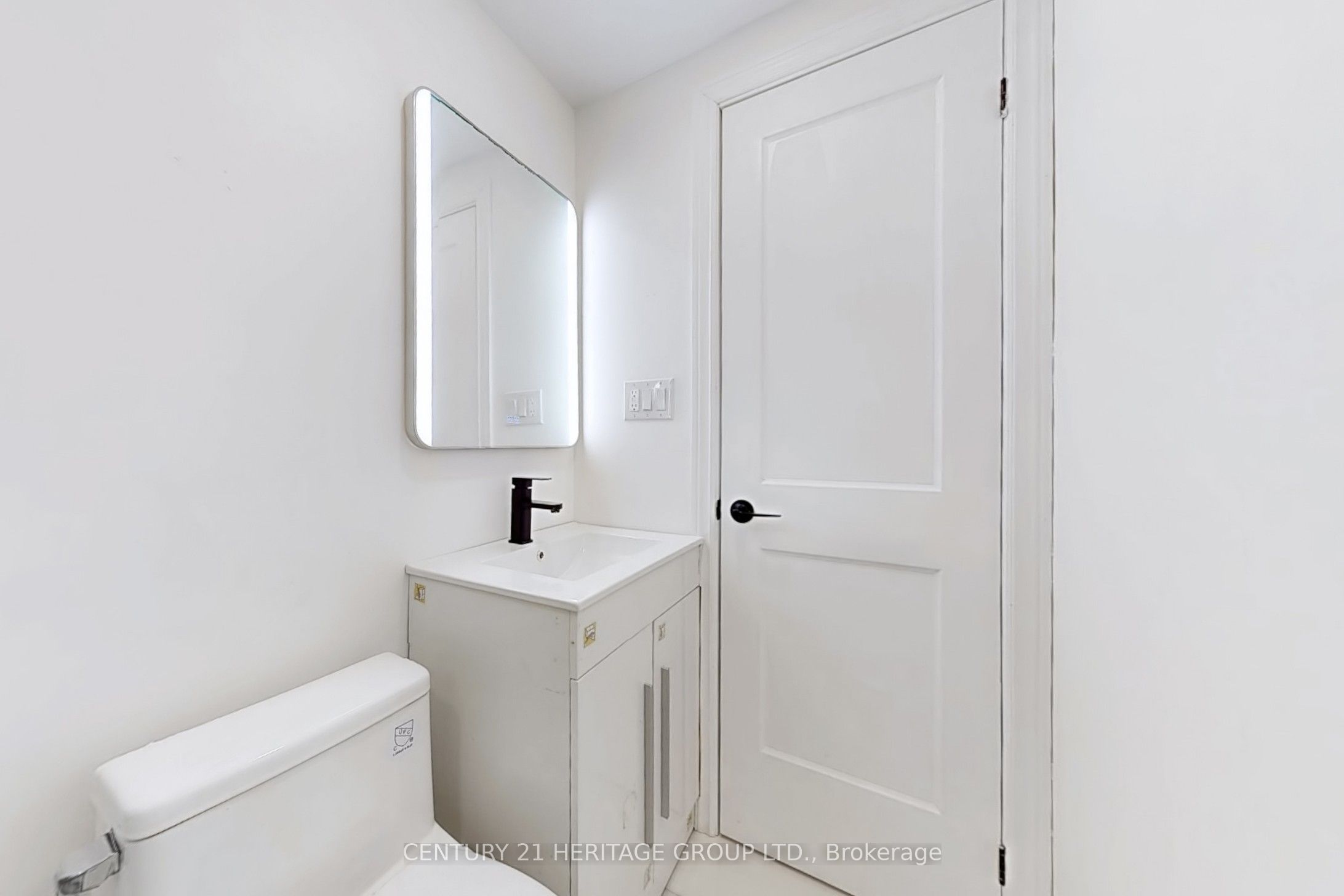 238 William Roe Boulevard Property Photo 18