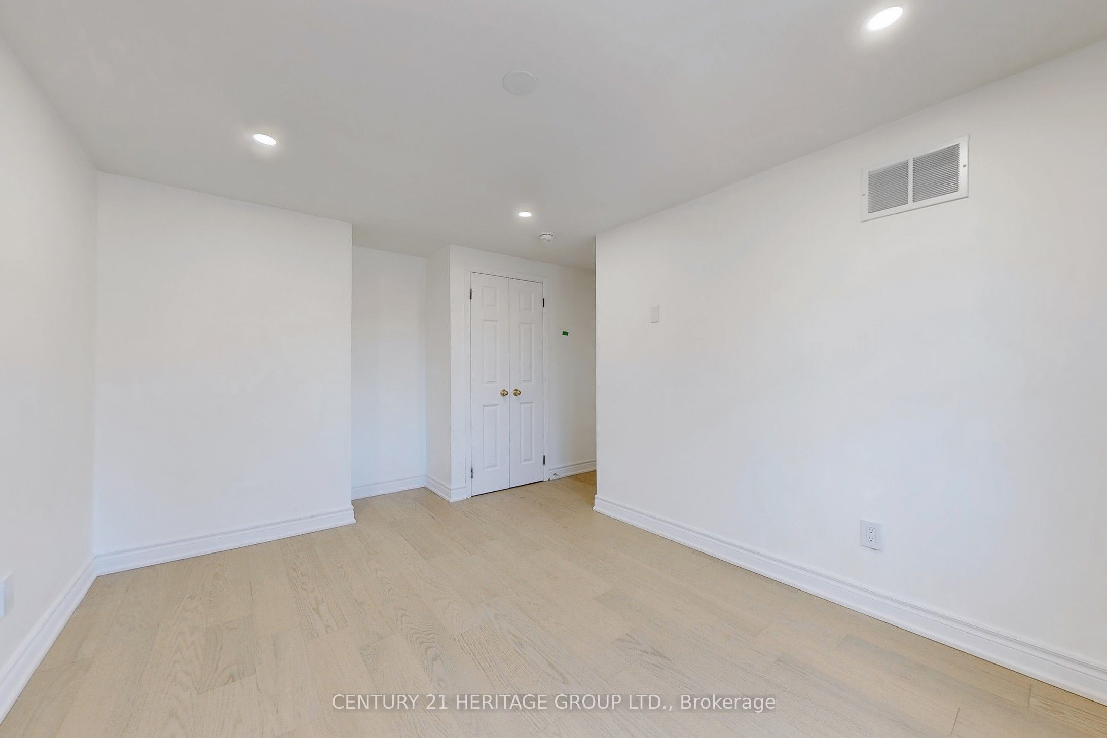 238 William Roe Boulevard Property Photo 21