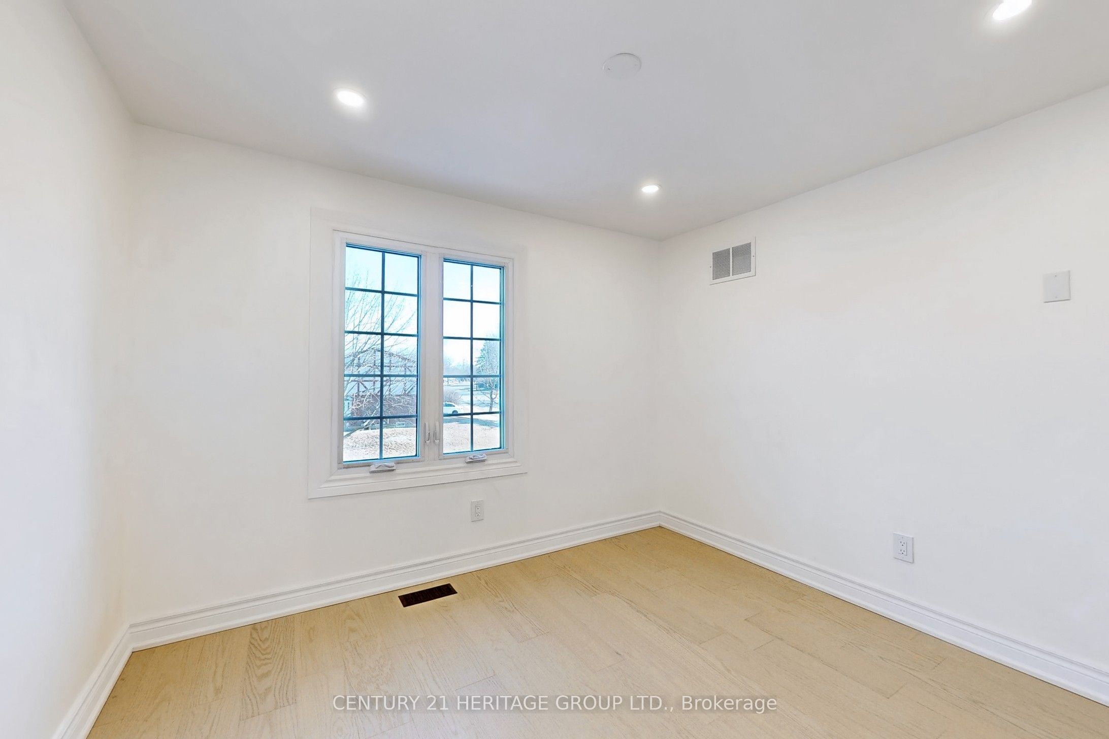 238 William Roe Boulevard Property Photo 23
