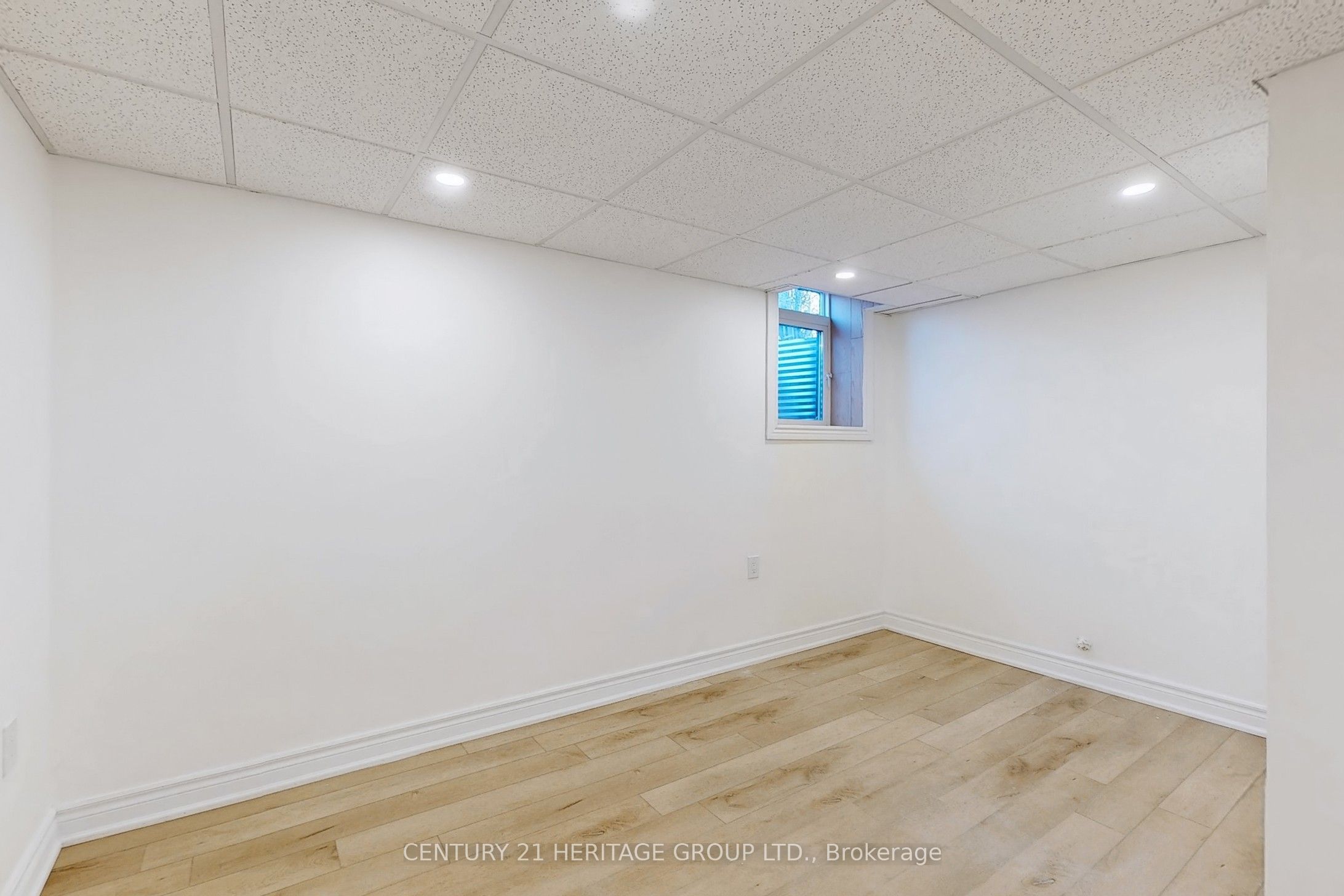 238 William Roe Boulevard Property Photo 29