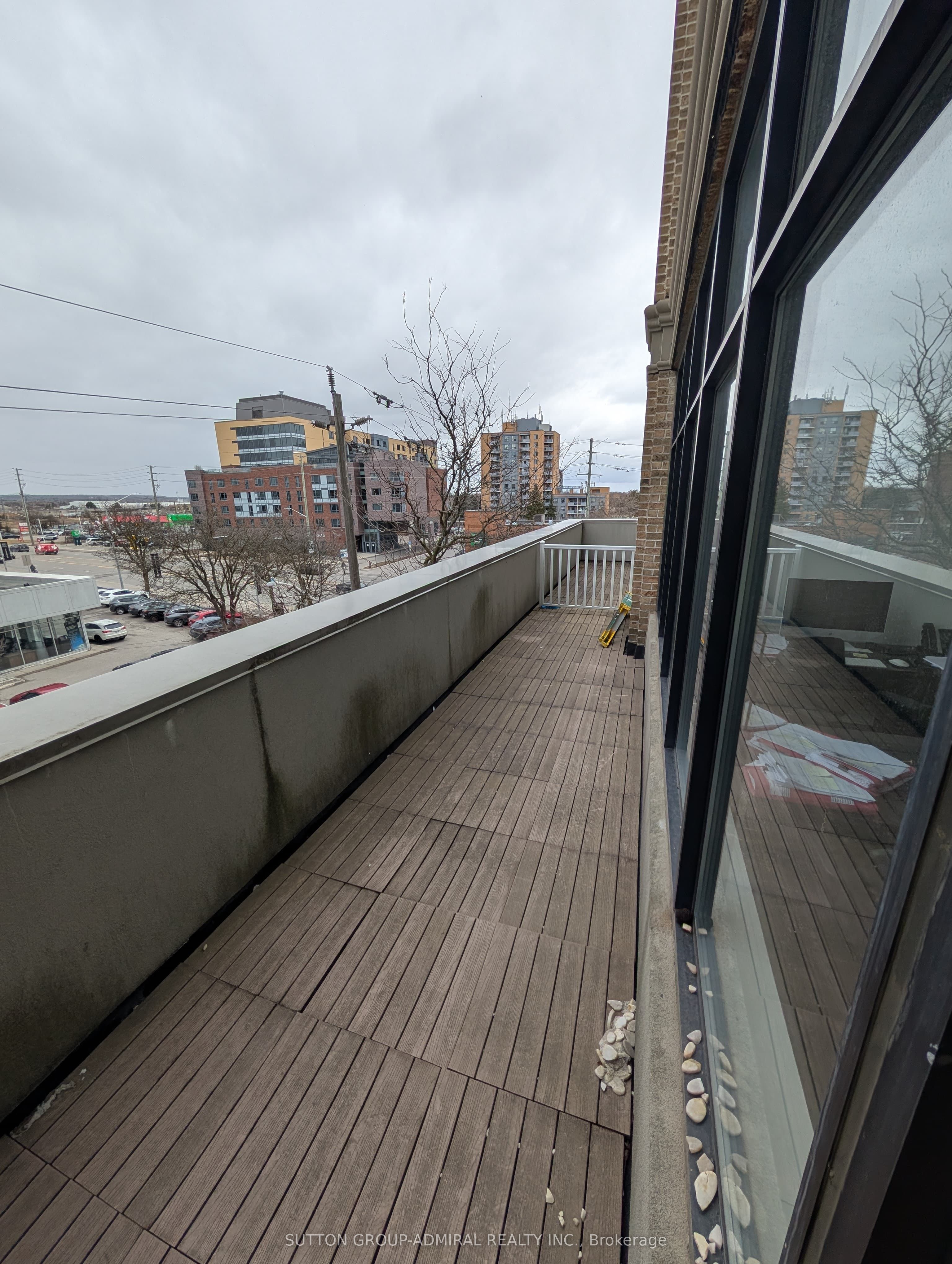 #301 - 10376 Yonge Street Property Photo 15