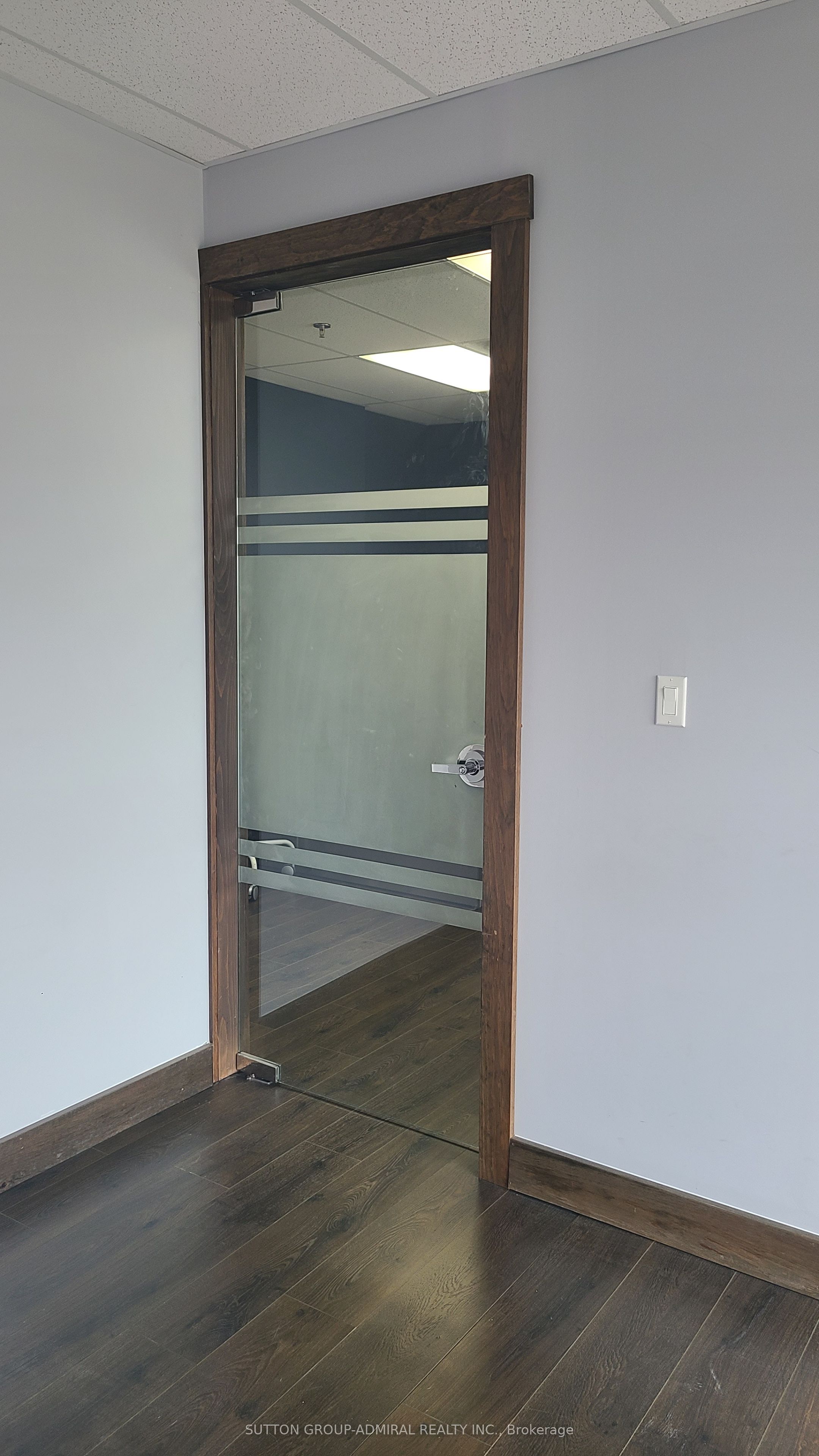 #301 - 10376 Yonge Street Property Photo 20