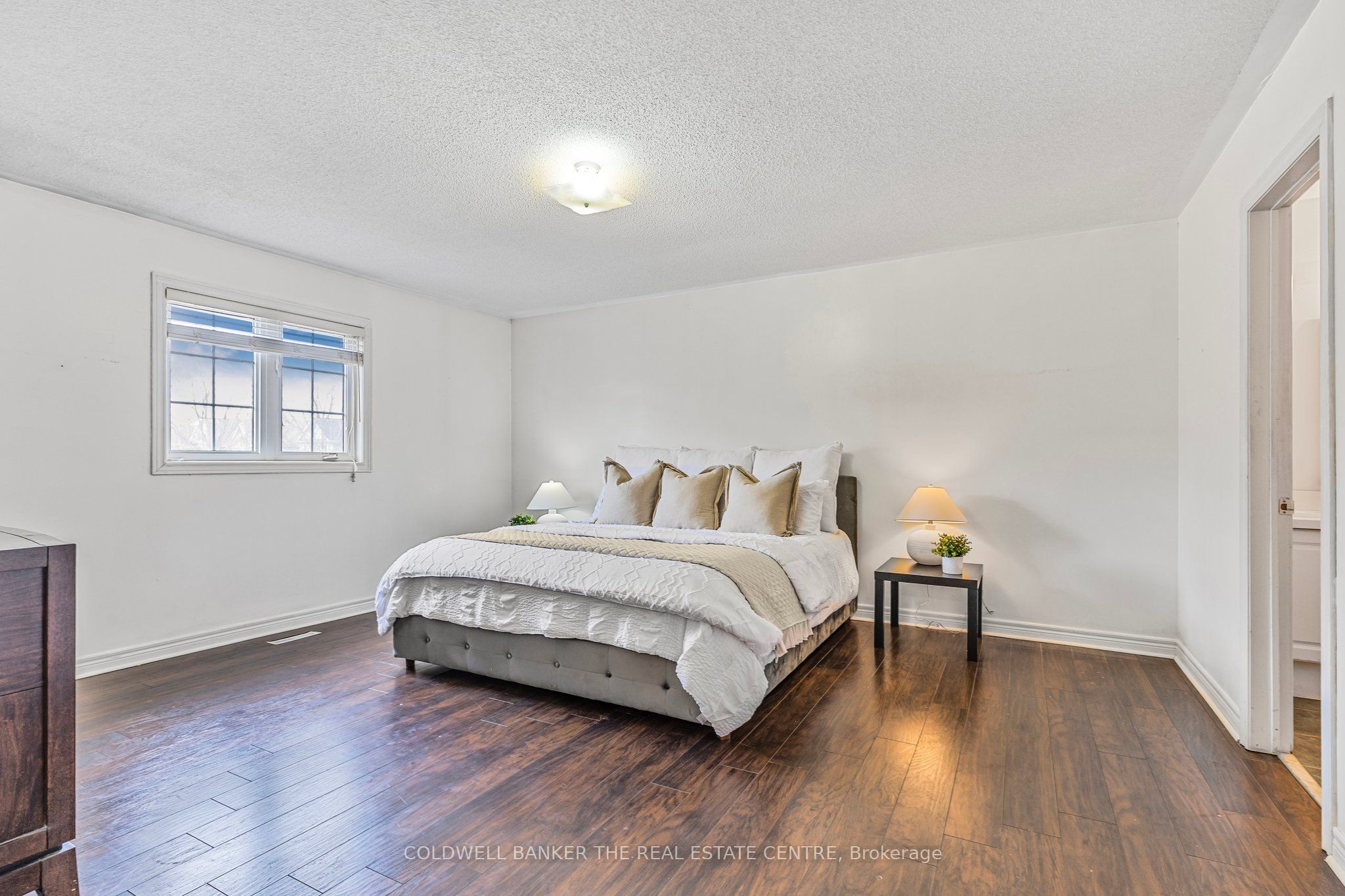 2 Reddenhurst Crescent Property Photo 23