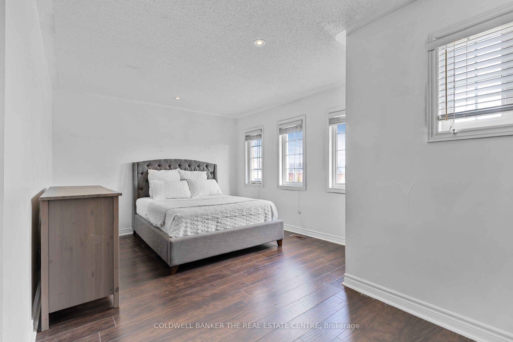 2 Reddenhurst Crescent Property Photo 27