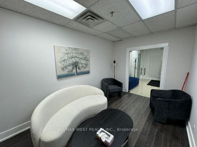#301 - 3950 14th Avenue Property Photo 3