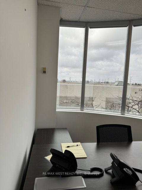 #301 - 3950 14th Avenue Property Photo 11