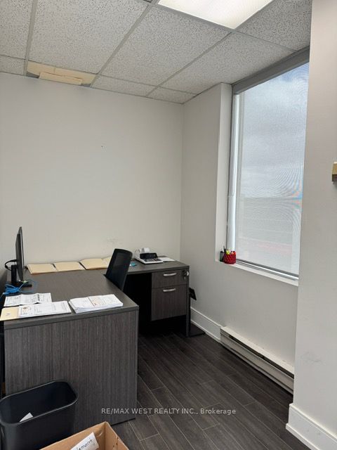 #301 - 3950 14th Avenue Property Photo 20