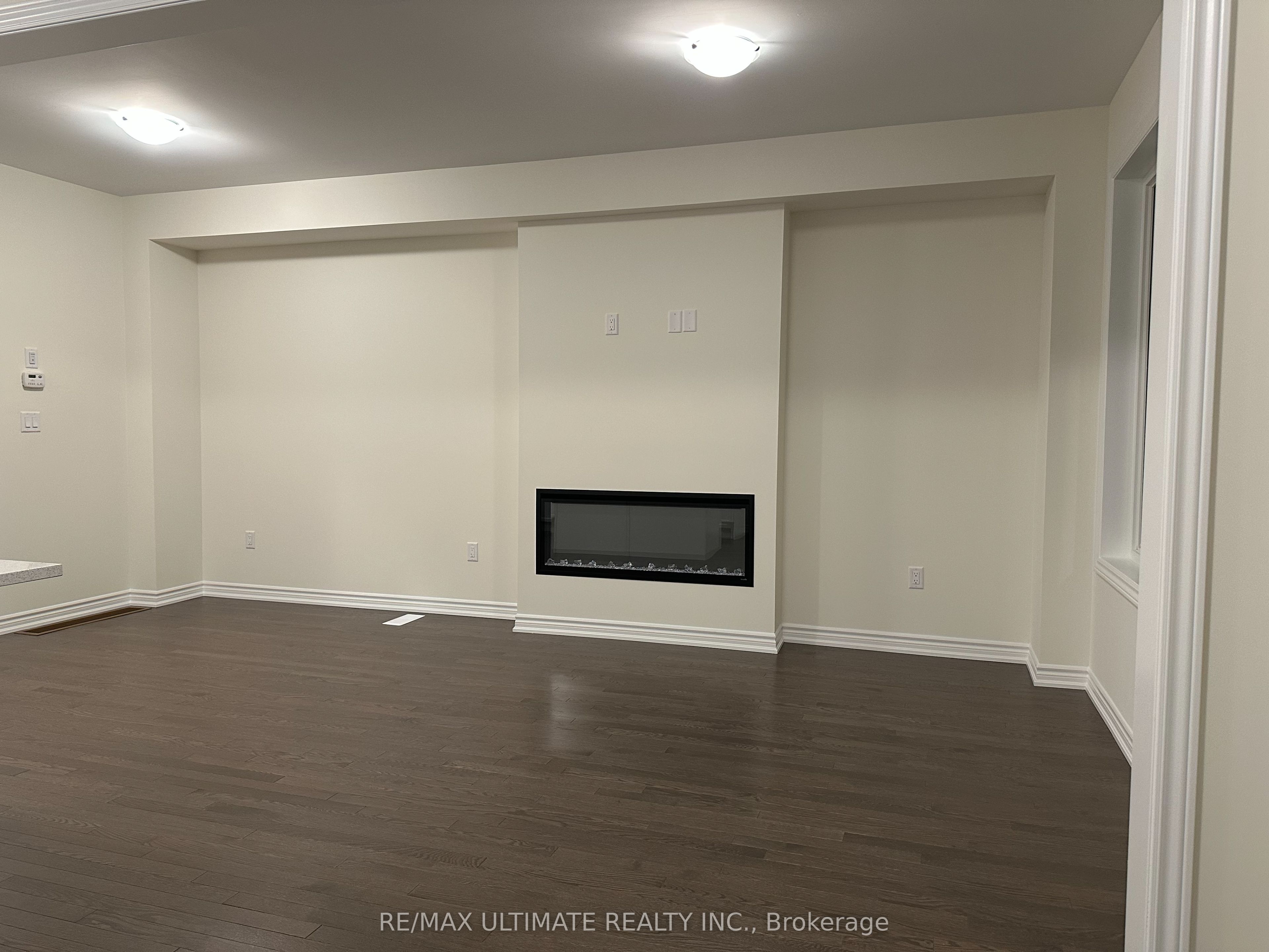 123 Haldimand Crescent Property Photo 7