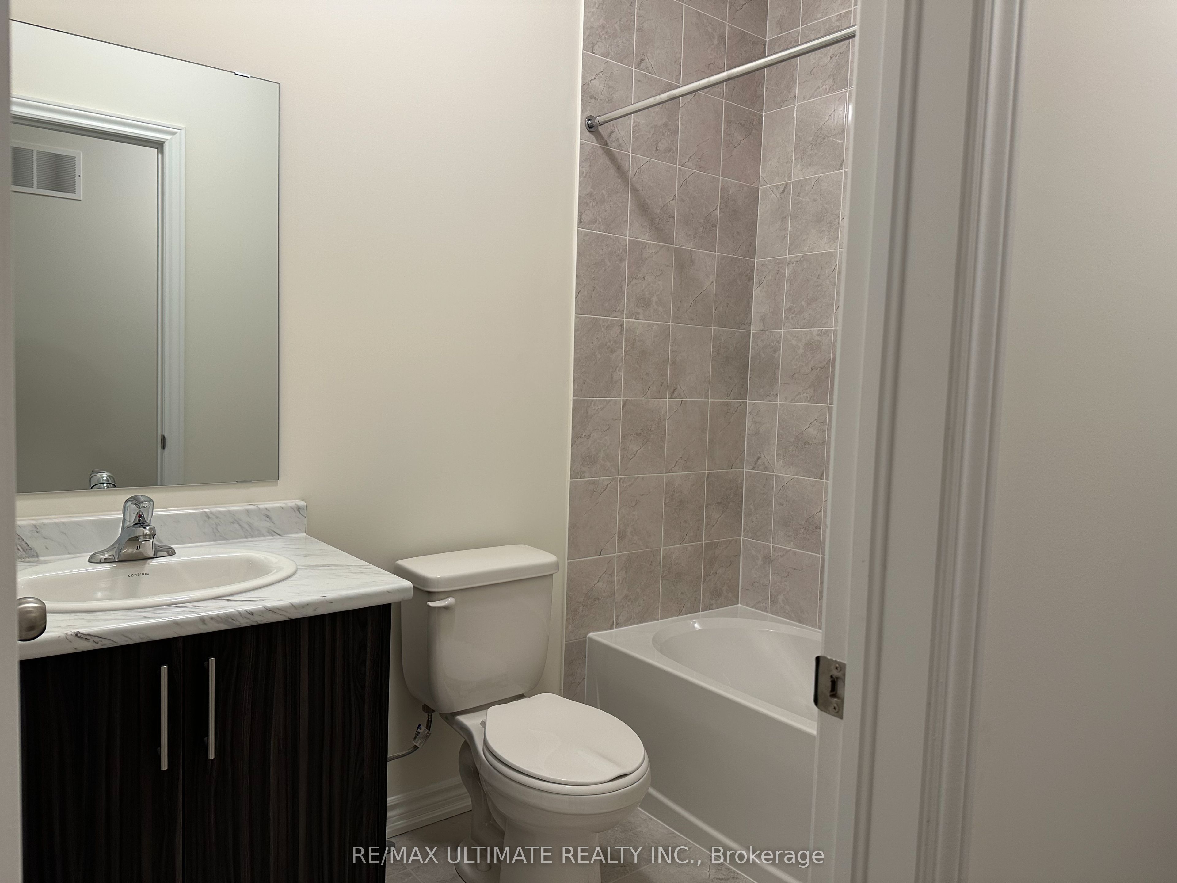 123 Haldimand Crescent Property Photo 12