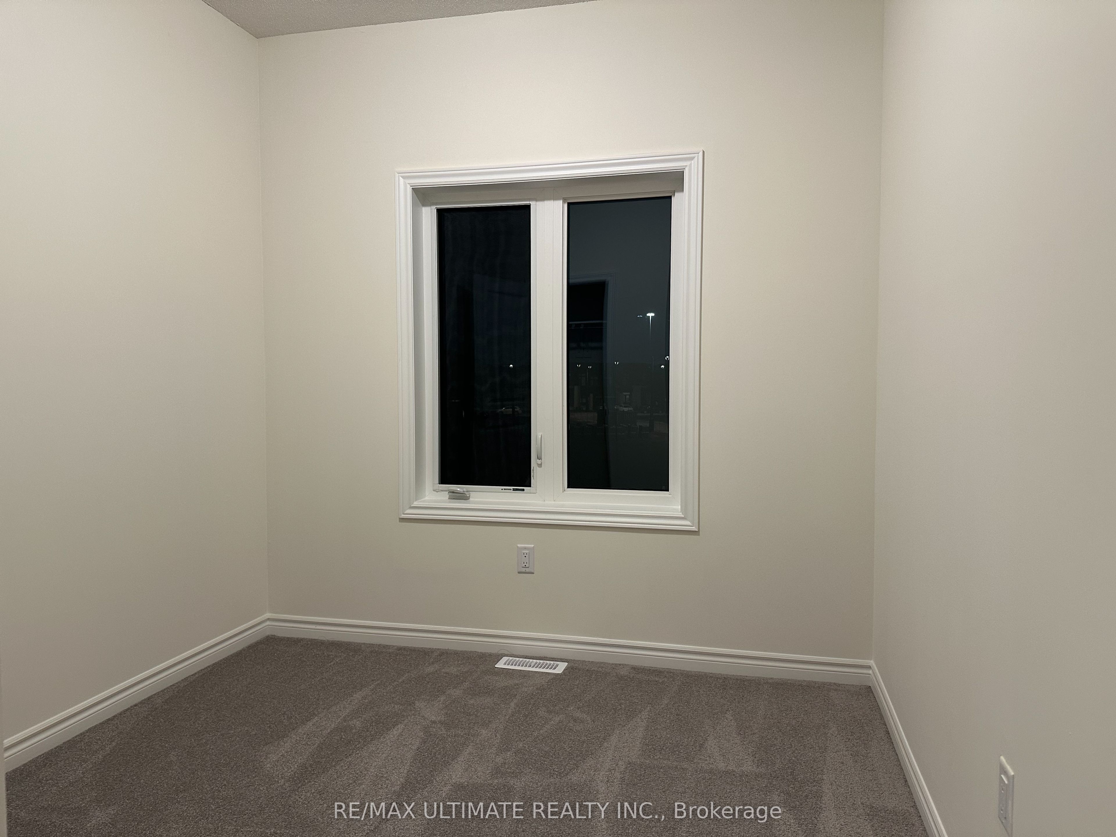123 Haldimand Crescent Property Photo 13