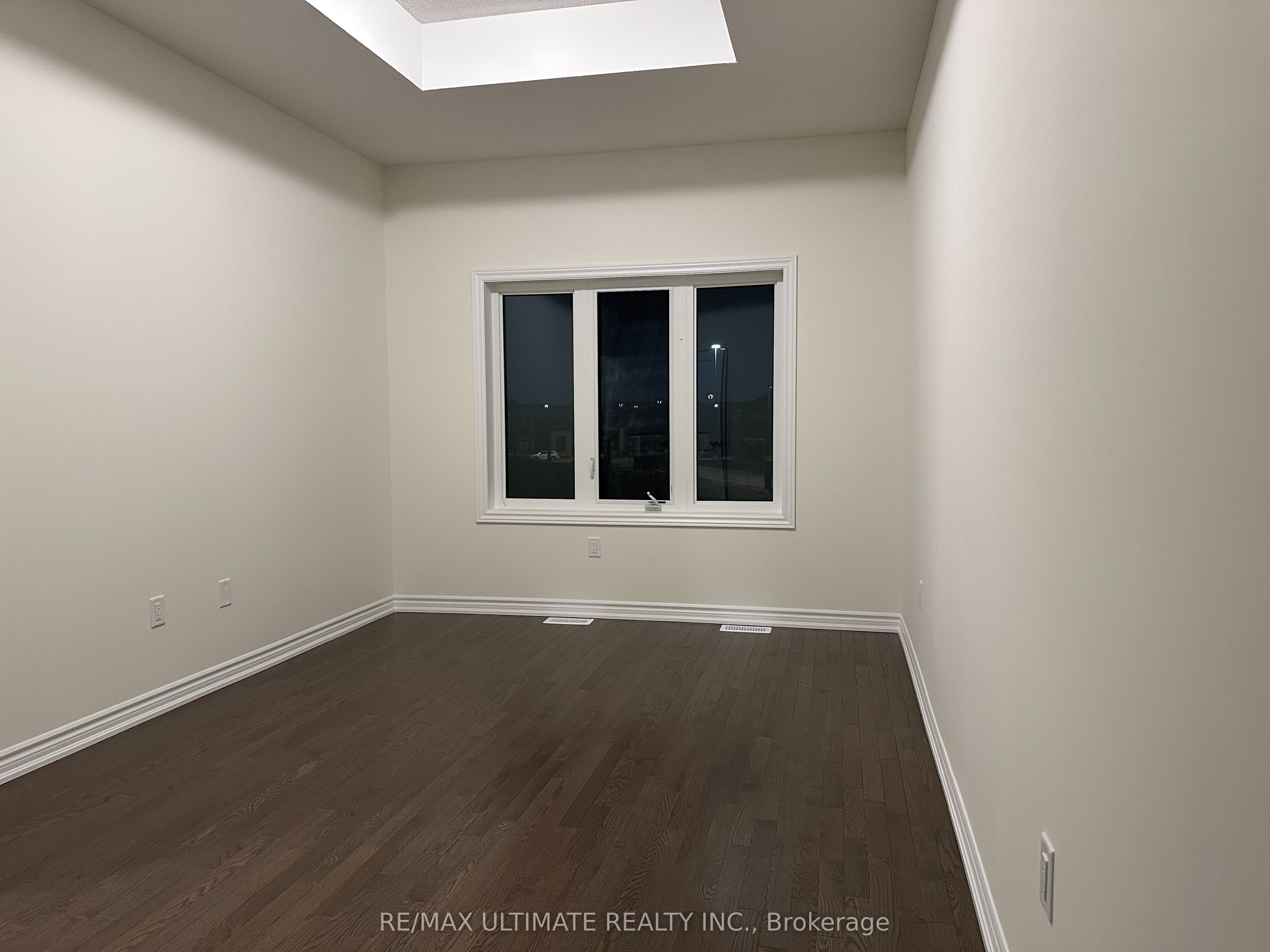 123 Haldimand Crescent Property Photo 14