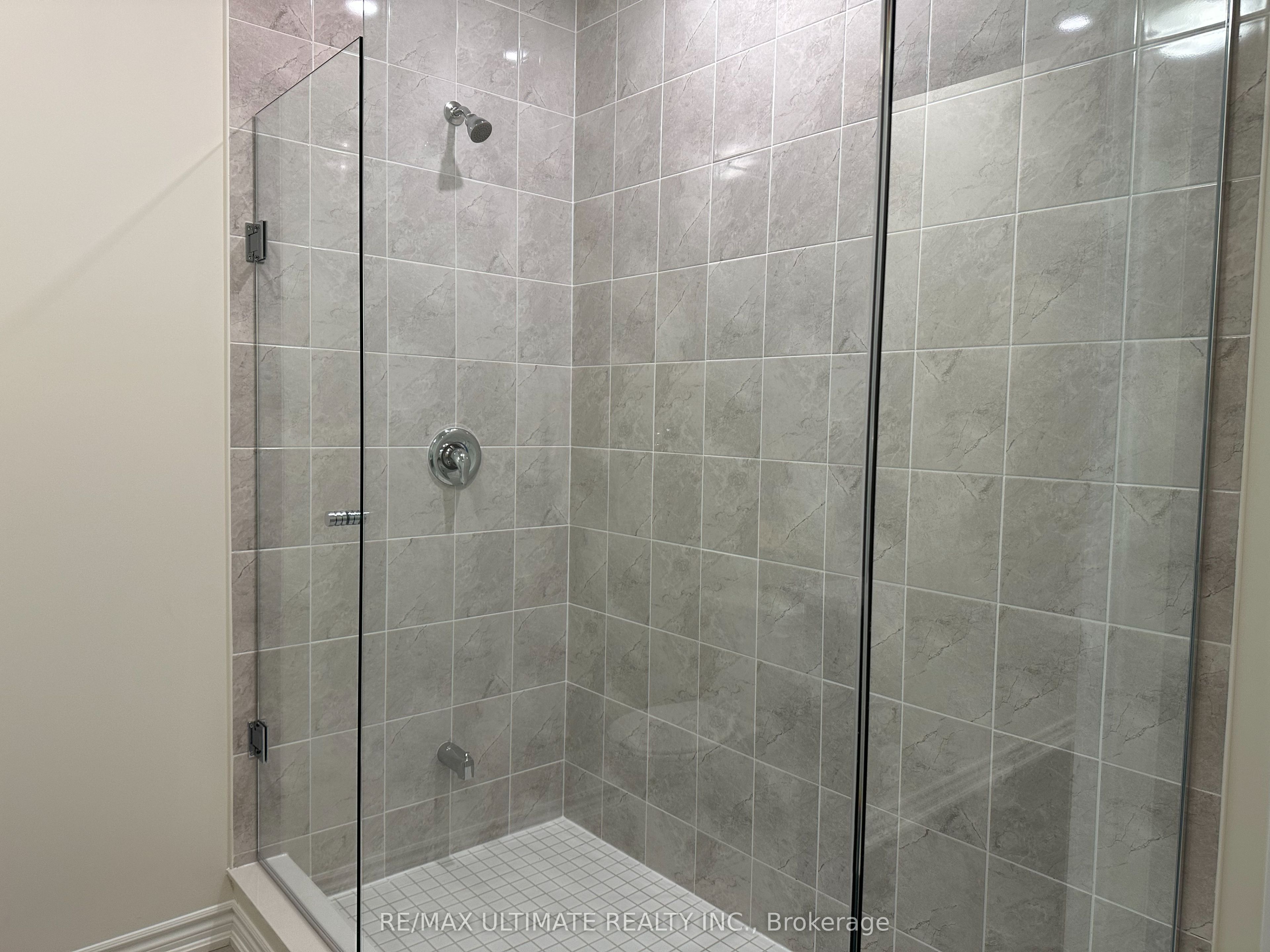 123 Haldimand Crescent Property Photo 16