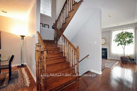 48 Grand Oak Drive N Property Photo 5