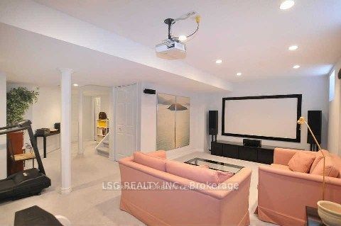 48 Grand Oak Drive N Property Photo 8