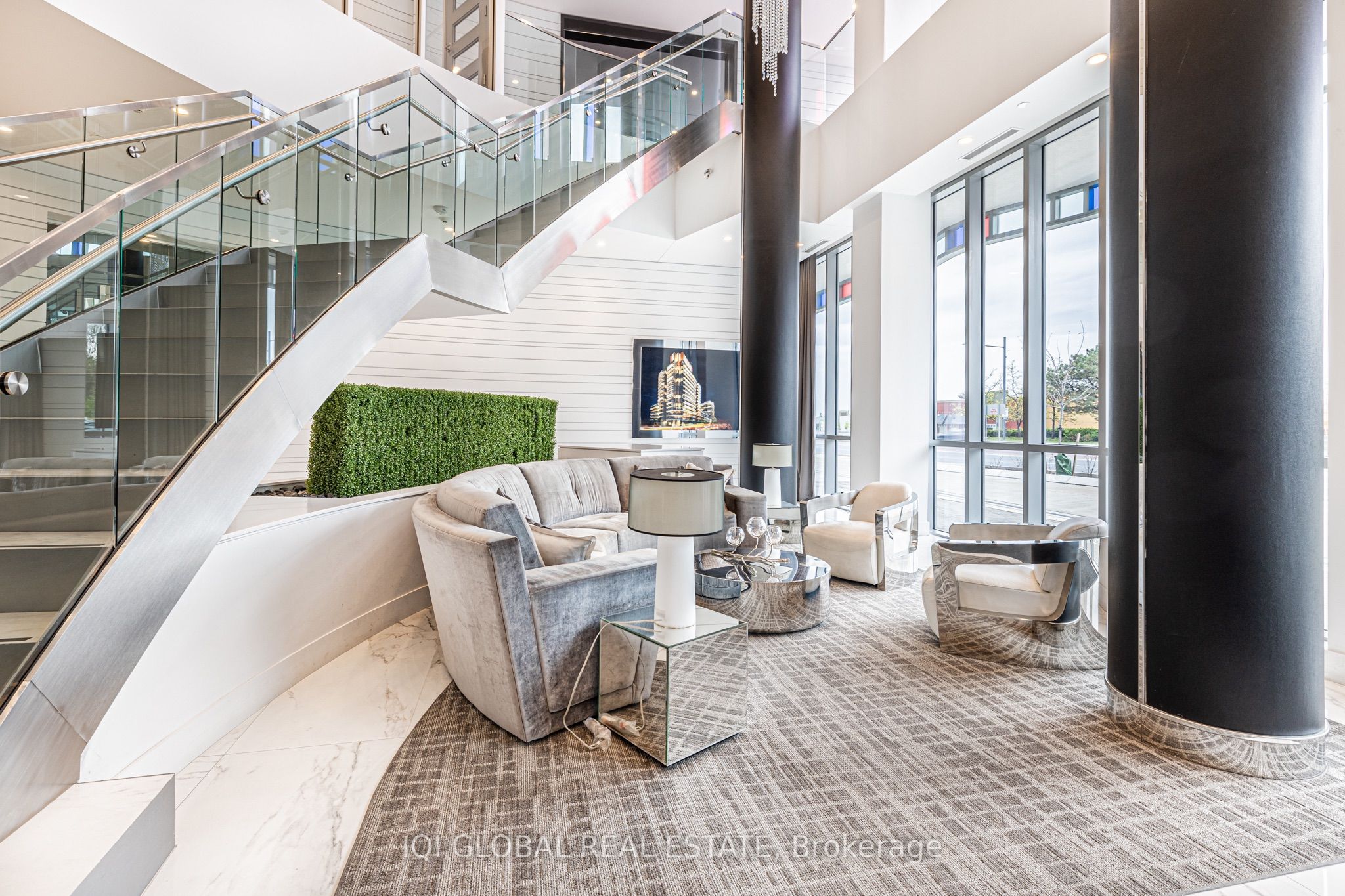 #301 - 9471 Yonge Street Property Photo 26