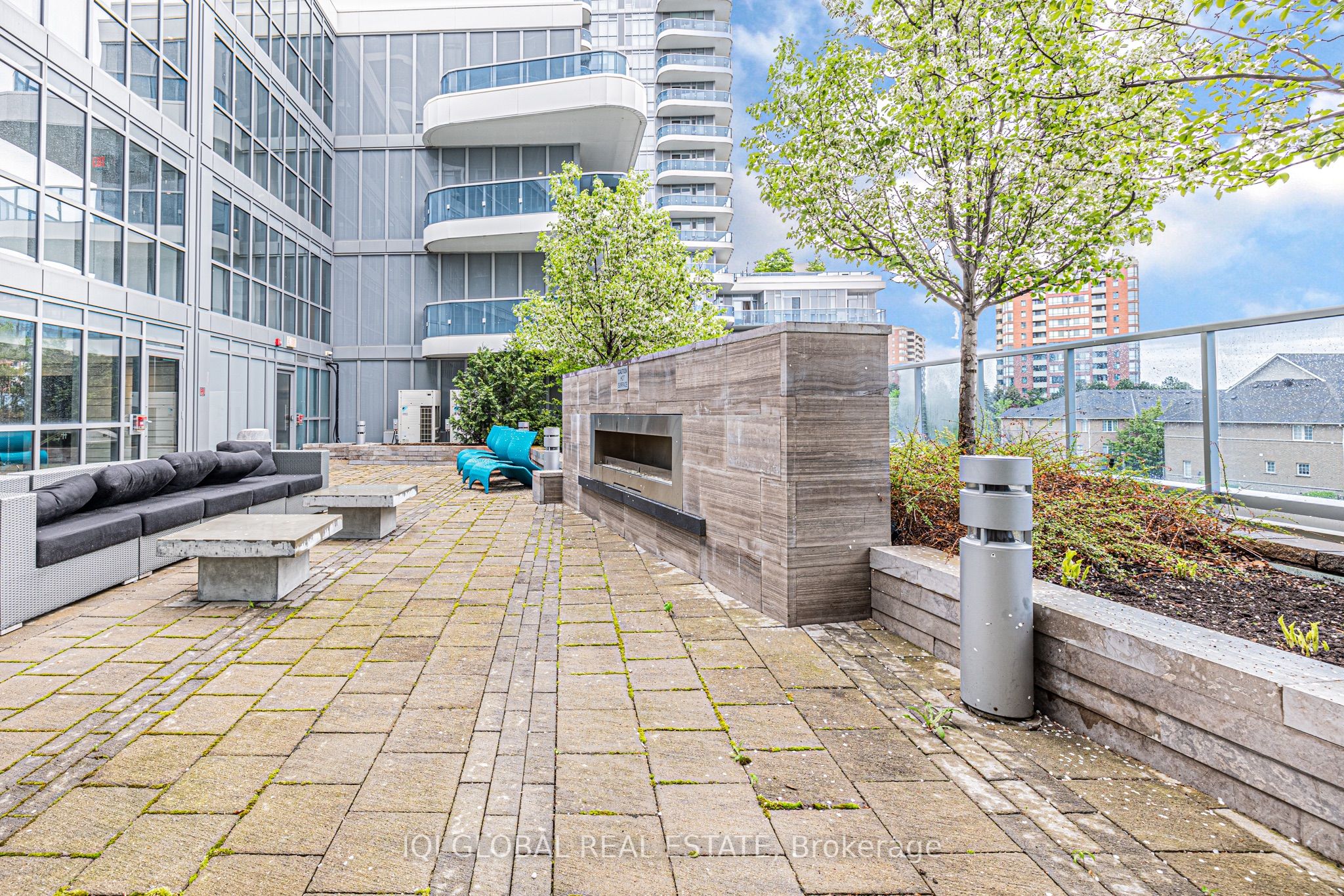 #301 - 9471 Yonge Street Property Photo 39