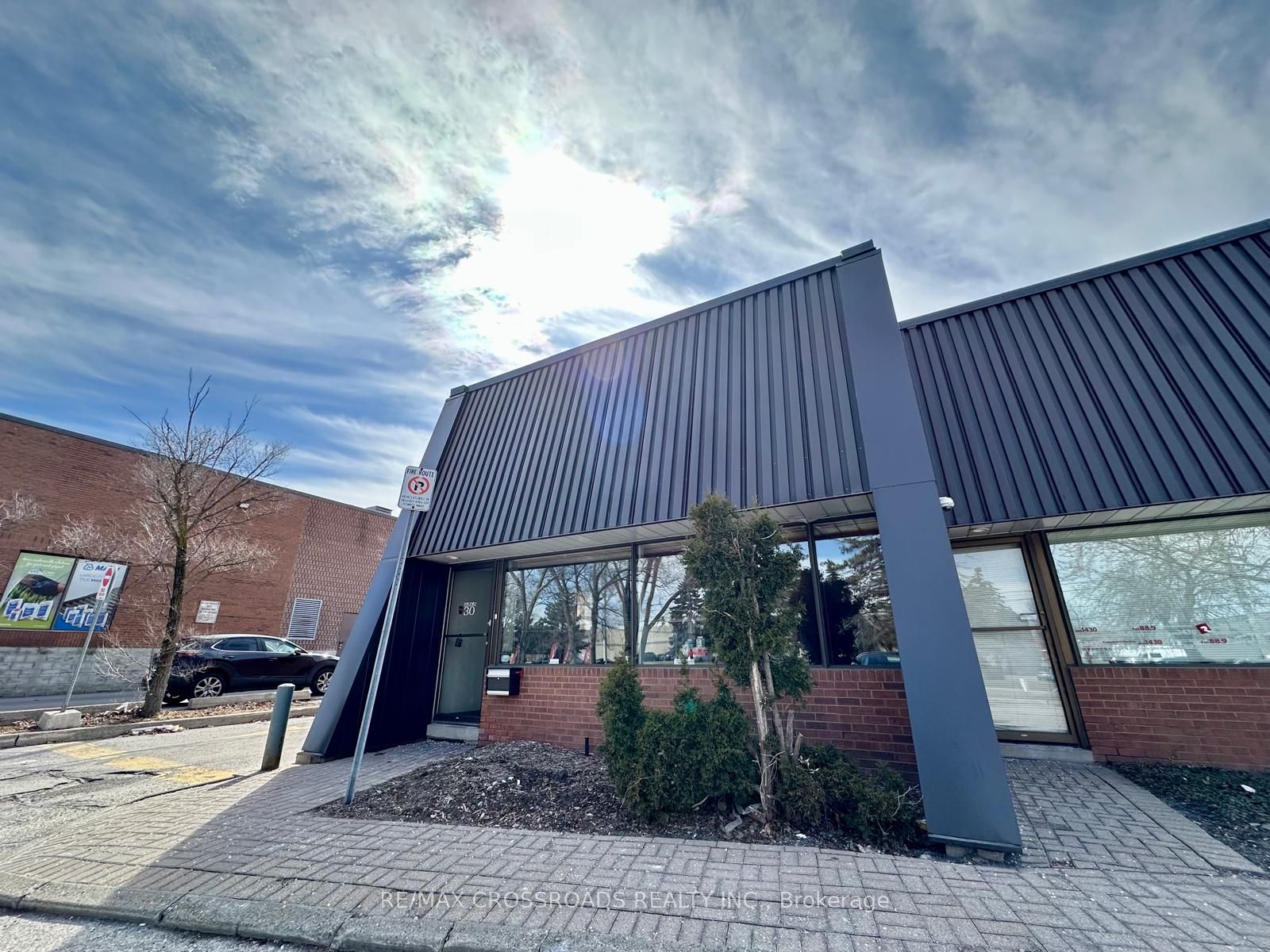 #30 - 151 Esna Park Drive Property Photo 1