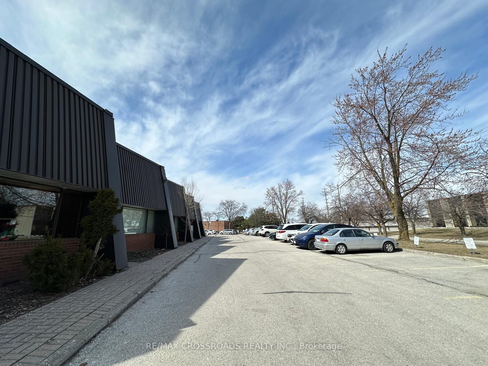 #30 - 151 Esna Park Drive Property Photo 2